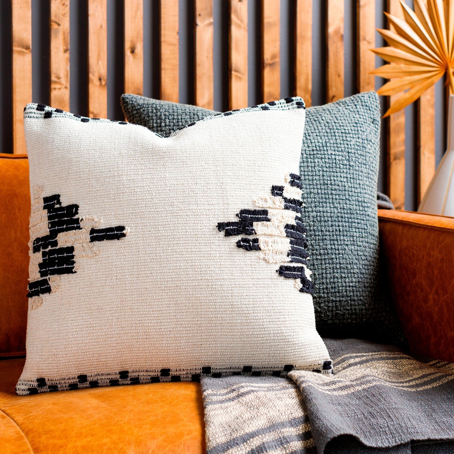 004 SI-1881239,SI-1881240,SI-1881241,SI-1881242 | Lifestyle | Edwina Pillow - 19449 by Surya in beige, black. Made from 100% cotton in a eclectic & global style.