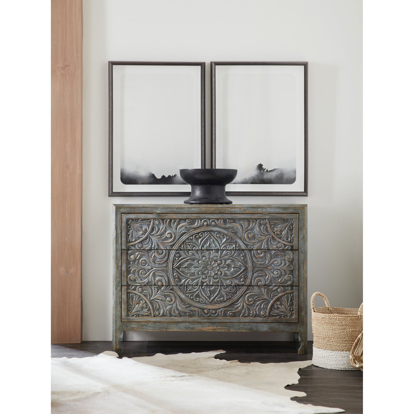 007 SI-1749055 | Lifestyle | La Grange Lockhart Three-Drawer Accent Chest by Hooker Furniture. Made from unique in a cottage & farmhouse style.