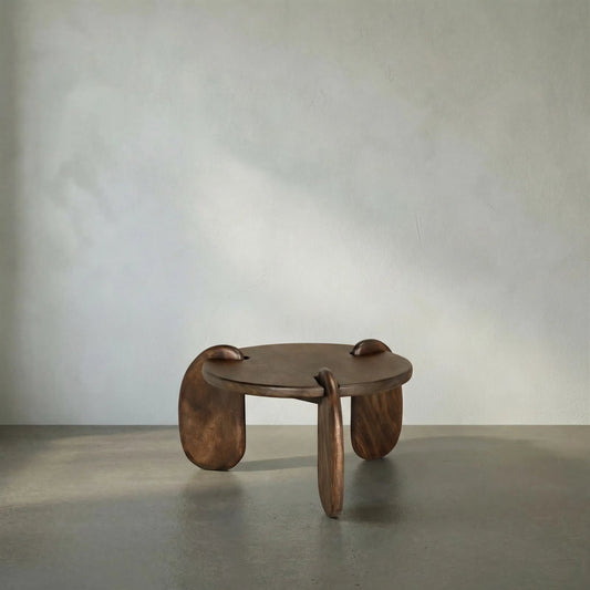 Mahatma Coffee Table by Noir in clear coat semi-gloss. Made from teak in a traditional style.