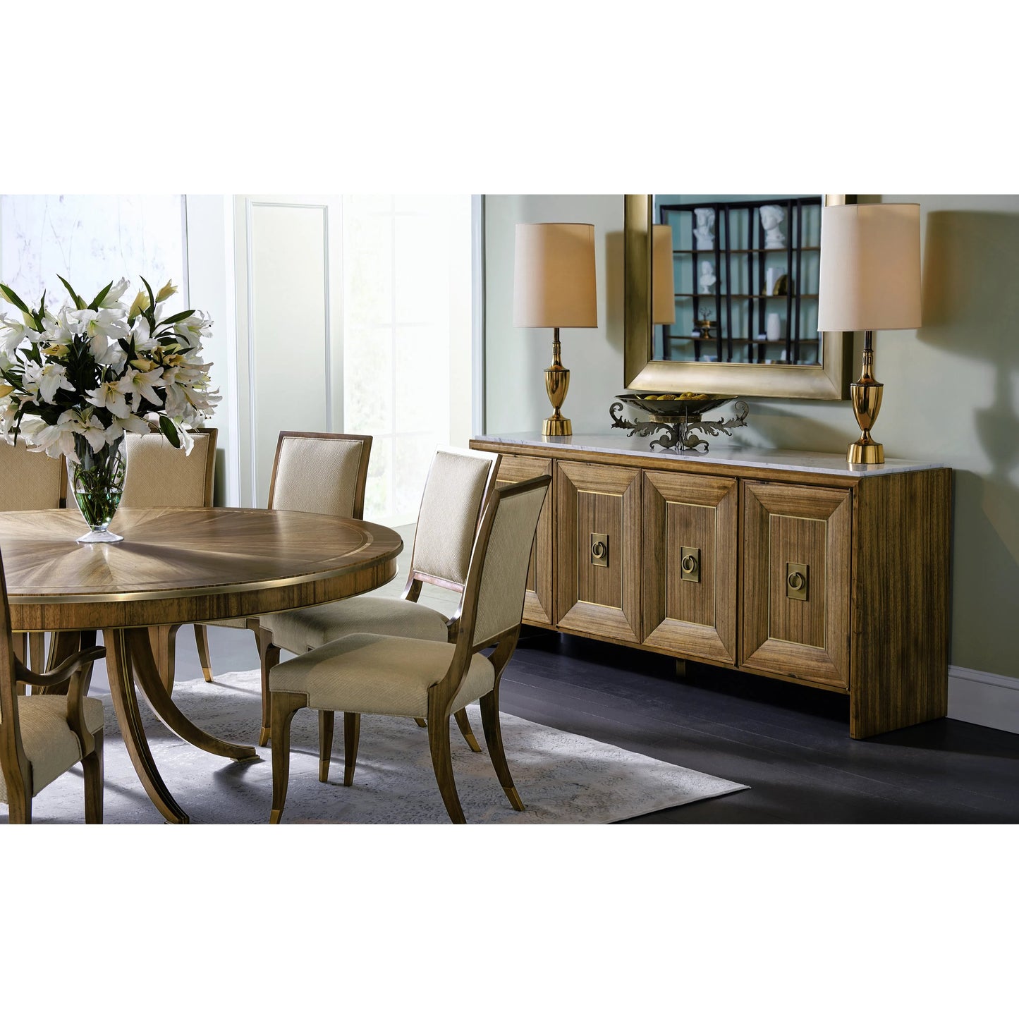 006 SI-2186373 | Lifestyle | Hamilton Round Golden Amber Dining Table by Jonathan Charles in brown and amber matte. Made from paldao veneer, brass in a modern style.
