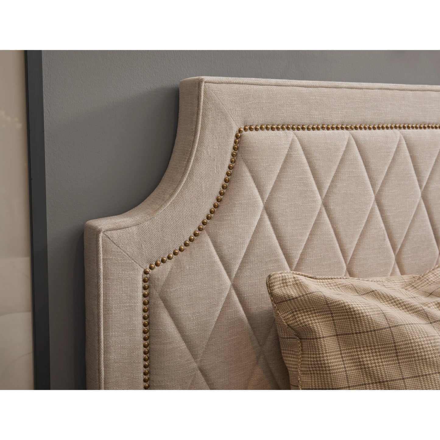 005 SI-2449340,SI-2449341,SI-2449342 | Closeup | Asher Park Upholstered Bed by Pulaski Furniture in cloud, piano brown. Made from eucalyptus veneers in a modern style.