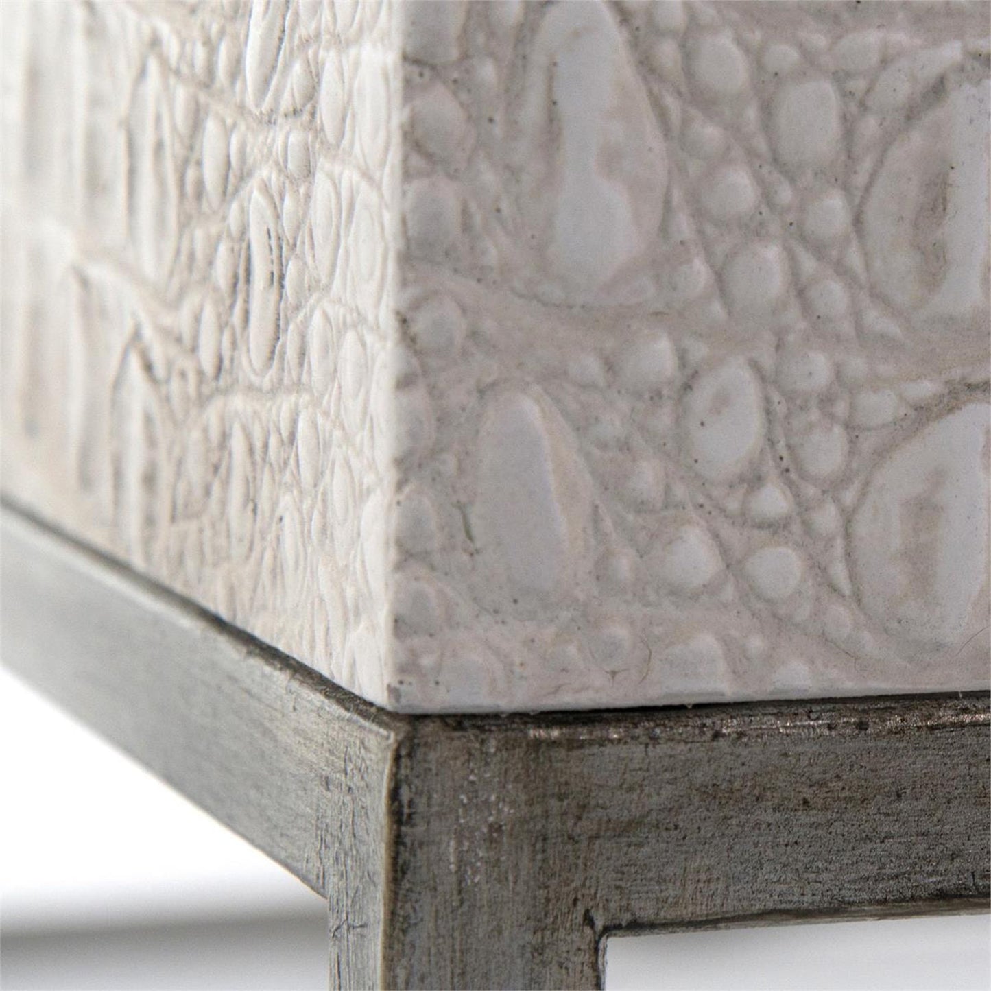 004 SR-864530 | Closeup | Kano Cocktail Table by John-Richard in cream, silver, white. Made from metal in a modern style.