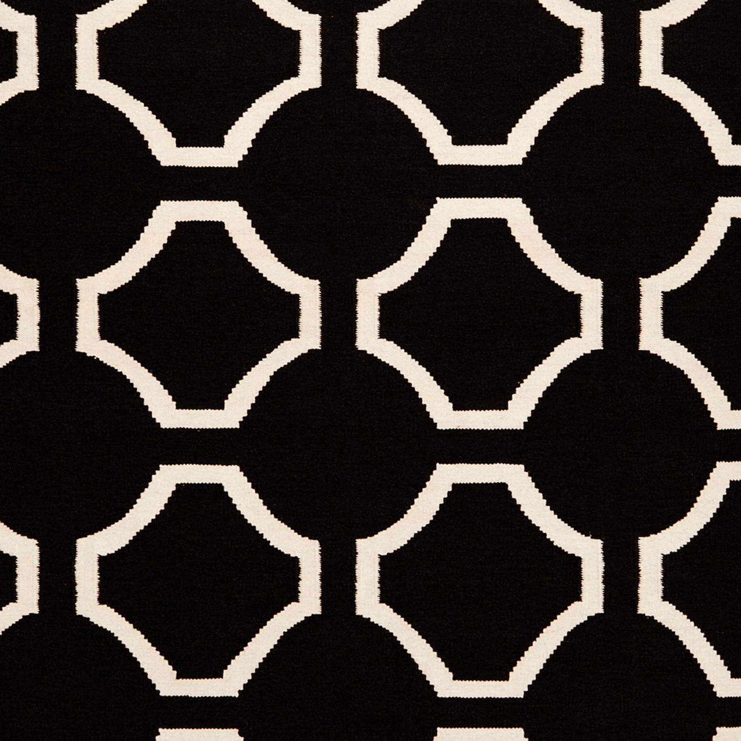 018 17926-17096,17926-9561 | Closeup | Fallon Rug - 312 by Surya. Made from 100% wool in a unique style.