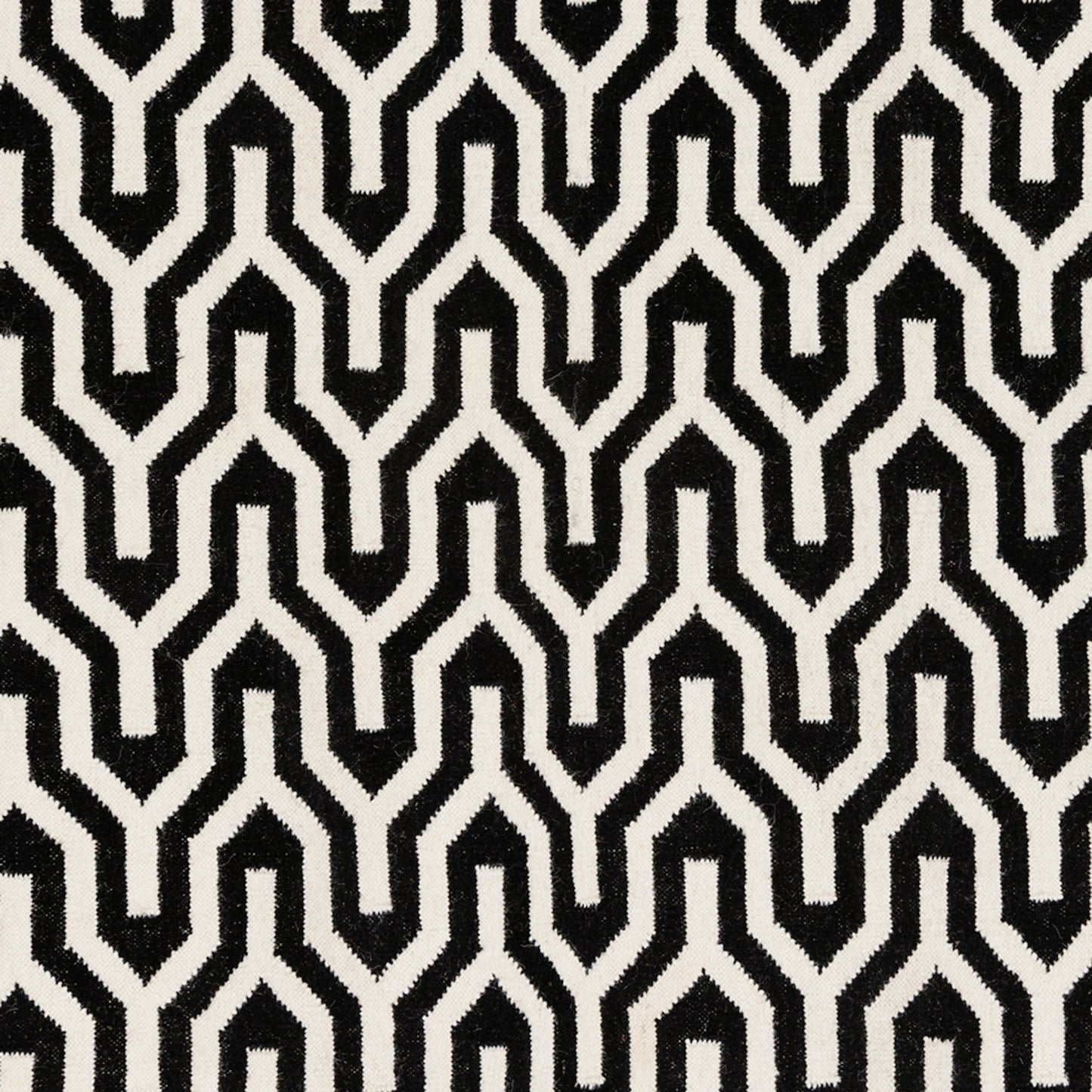 020 44658-9561 | Closeup | Fallon Rug - 781 by Surya. Made from 100% wool in a unique style.