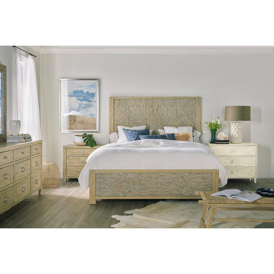 Surfrider Bed by Hooker Furniture in driftwood. Made from pecan veneers, resin in a cottage & farmhouse style.