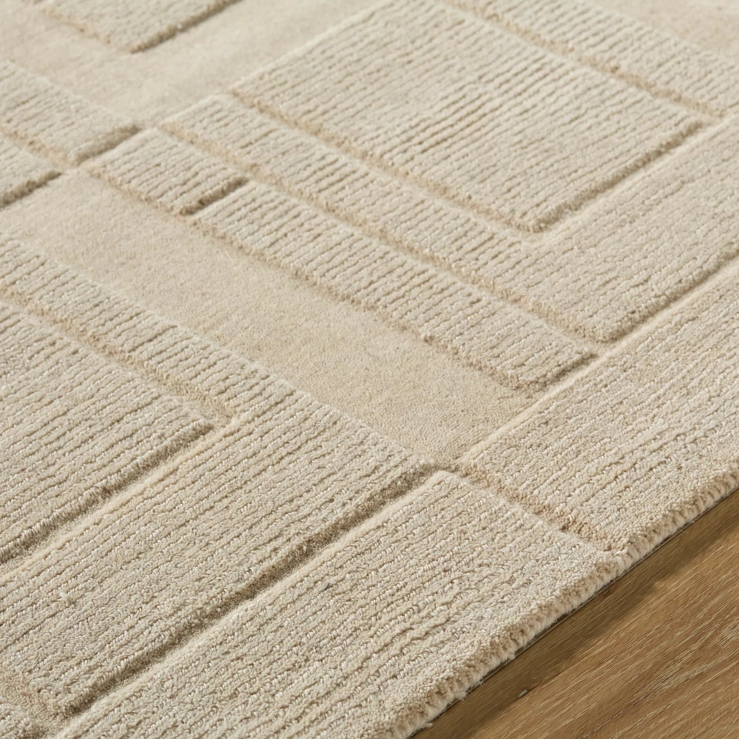 021 SI-2165048,SI-2165049,SI-2165050,SI-2165051 | Closeup | Luxuries Rug - 533225 by Surya. Made from wool in a unique style.