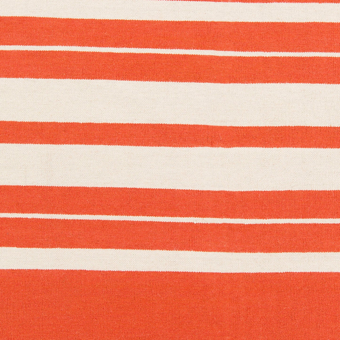 006 39919-3198,39919-3199 | Closeup | Frontier Rug - 717 by Surya. Made from 100% wool in a unique style.