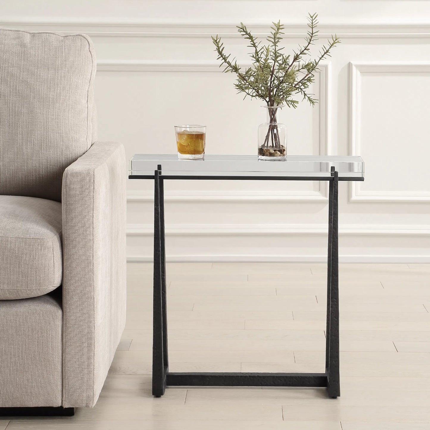 003 SI-2295373 | Lifestyle | Midas Accent Table by Uttermost in dark bronze. Made from iron, crystal in a unique style.
