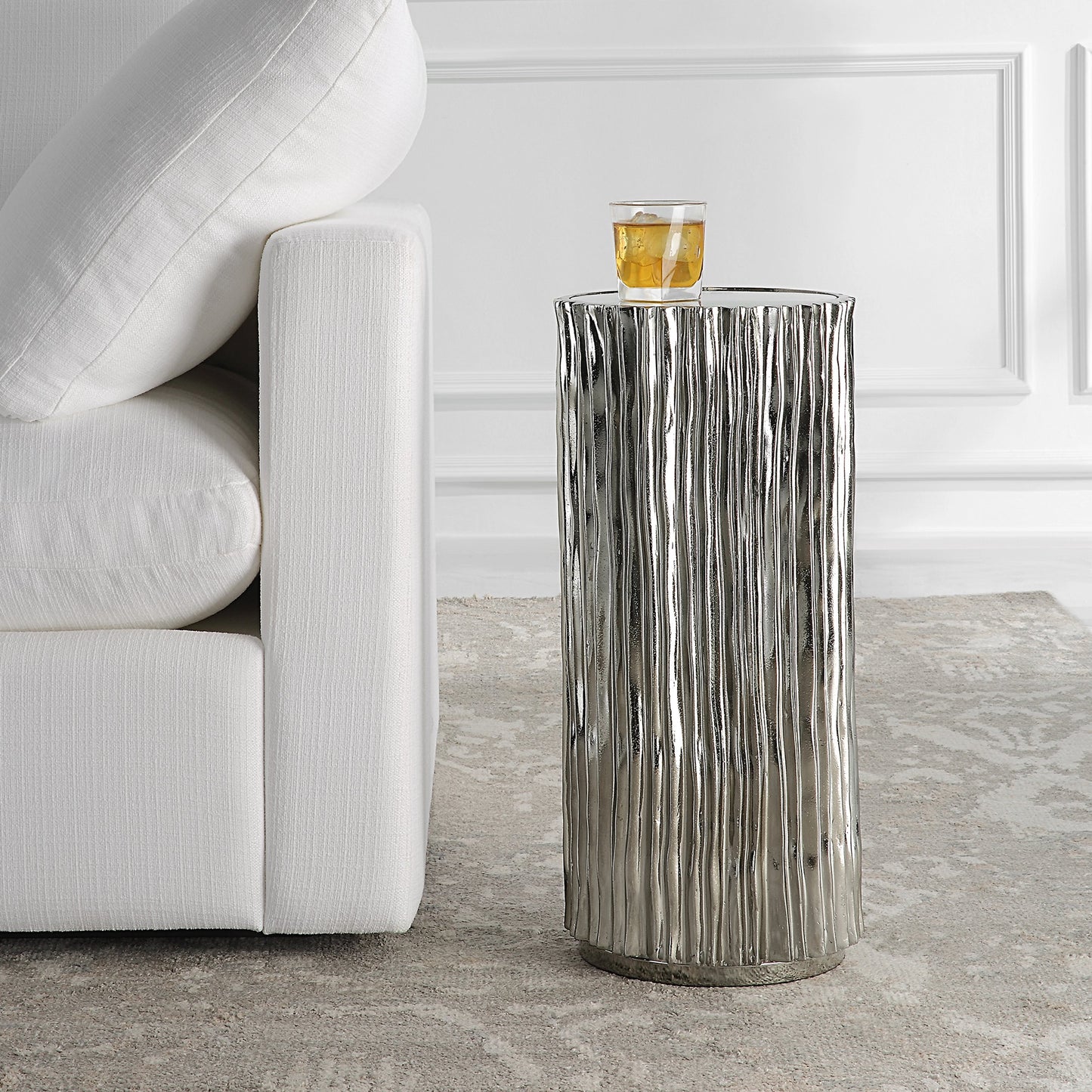 006 SI-2108105 | Lifestyle | Echo Modern Drink Table by Uttermost in dark. Made from resin, iron, mirror, mdf in a modern style.