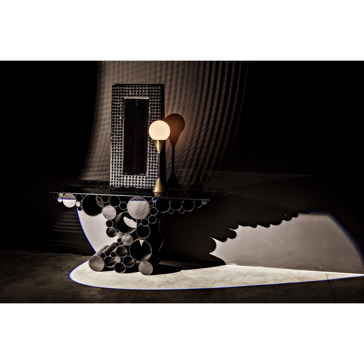 003 SI-1707270 | Lifestyle | Paradox Console by Noir in black metal. Made from metal in a modern style.