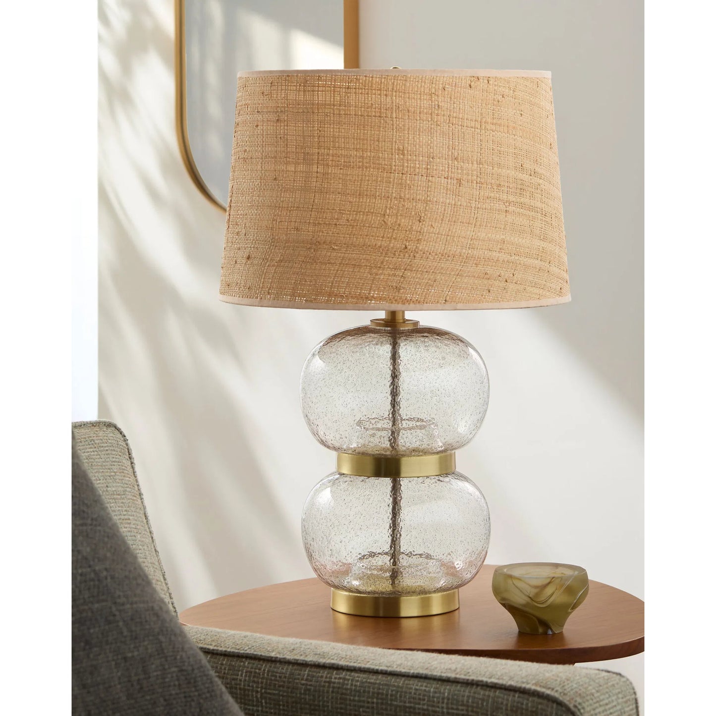 004 SI-2350142 | Lifestyle | Gossi Accent Table Lamp by Livabliss in hand painted. Made from glass, iron, linen, polyester in a modern style.