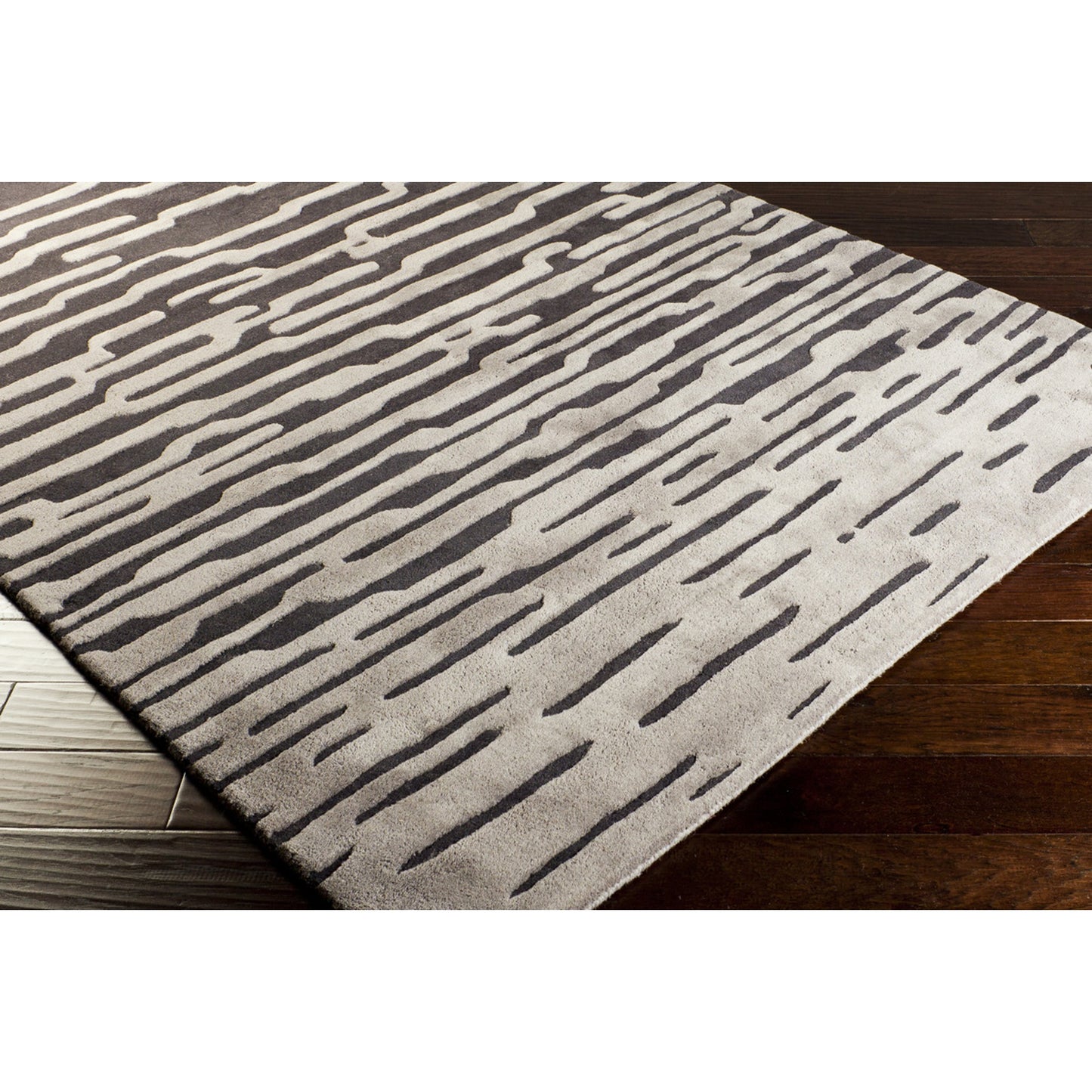 002 38939-23851 | Closeup | HQL-8019 Rug by Surya in black, gray. Made from 100% new zealand wool in a unique style.