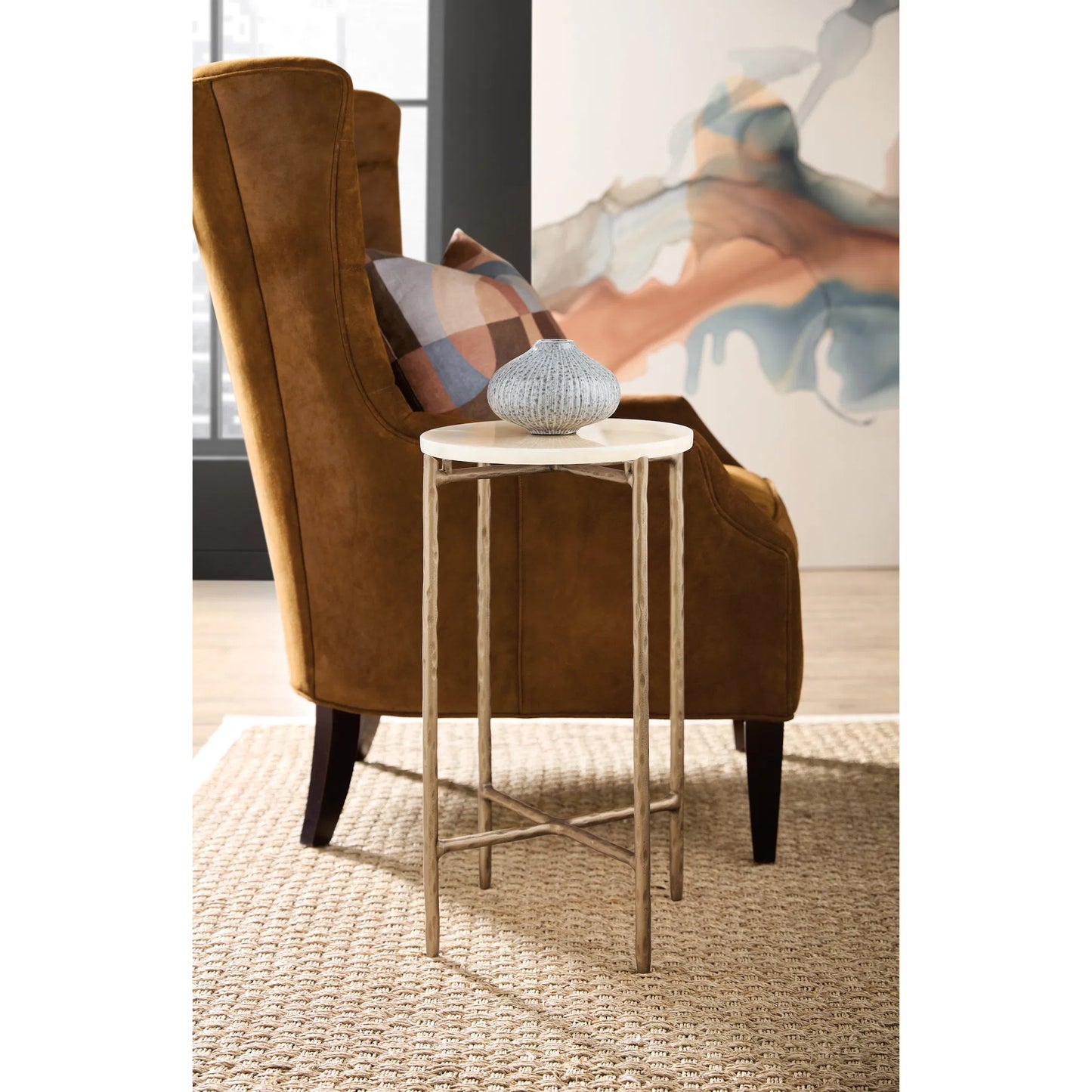 003 SI-2353994 | Lifestyle | Melange Je Suis Petit Spot Table by Hooker Furniture in gold. Made from metal, onyx in a modern style.