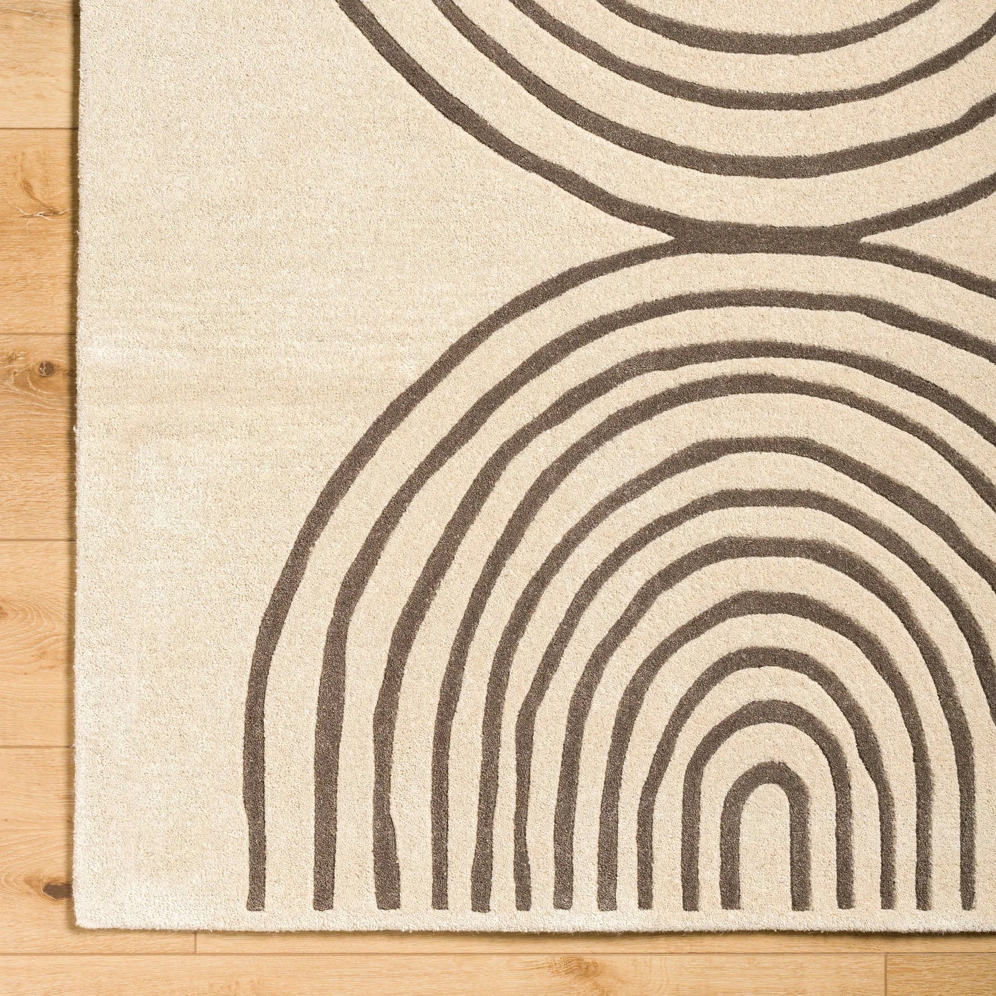 013 SI-2054411,SI-2054412,SI-2054413,SI-2054414,SI-2054415 | Closeup | Isabel Rug - 6777 by Livabliss. Made from face: 100% wool in a unique style.