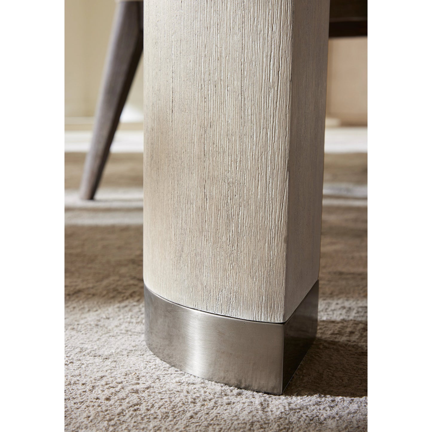 009 SI-2133626 | Closeup | Modern Mood Leg Dining Table by Hooker Furniture. Made from oak veneers, metal in a modern style.