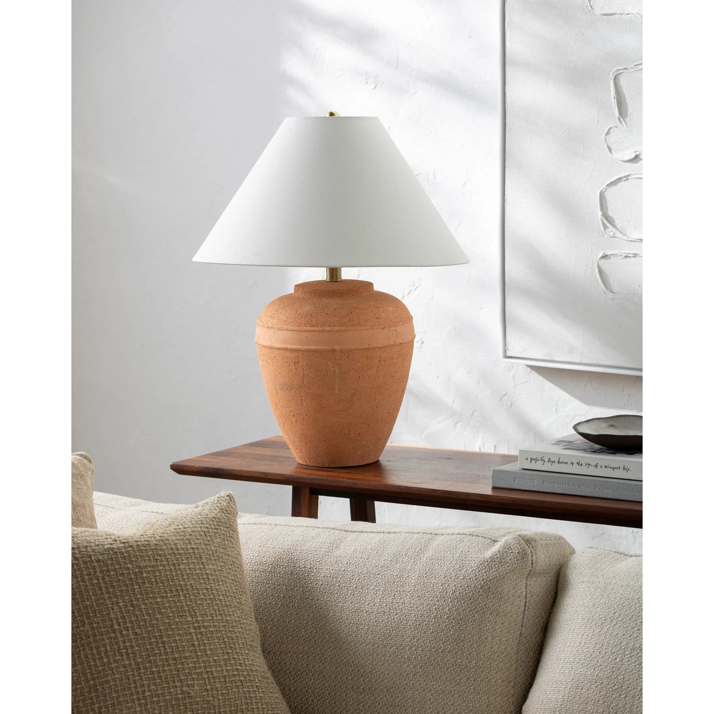 002 SI-2168596 | Lifestyle | Inizio Table Lamp - 535710 by Livabliss in body: brick, shade: white, finial: metallic - brass, harp: metallic - brass, cord: translucent and glazedplated. Made from ceramic, linen, polystyrene, iron in a modern style.