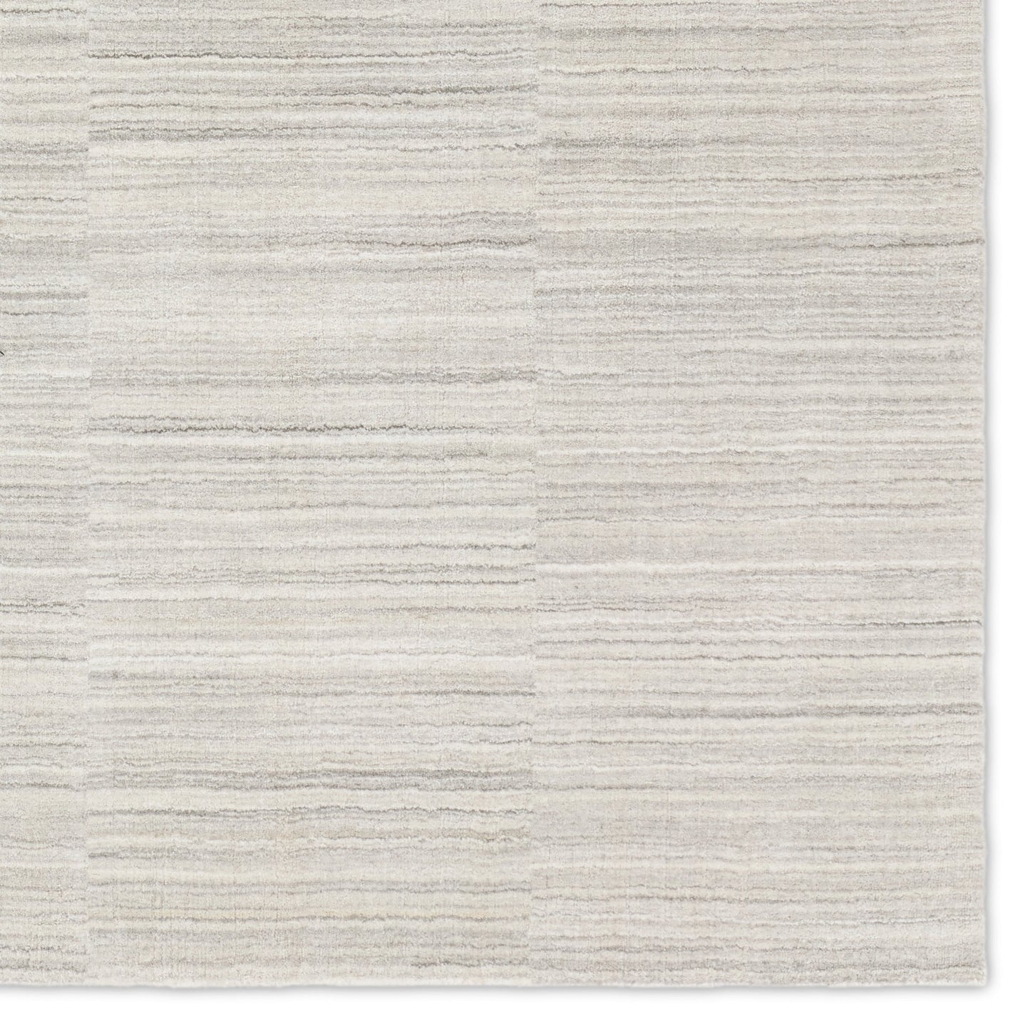 004 SI-2123579,SI-2123580,SI-2123581,SI-2123582,SI-2354541,SI-2386215 | Closeup | Ivar IVA01 Indoor/Outdoor Rug by Jaipur Living in light gray, white. Made from 100% polyester in a unique style.