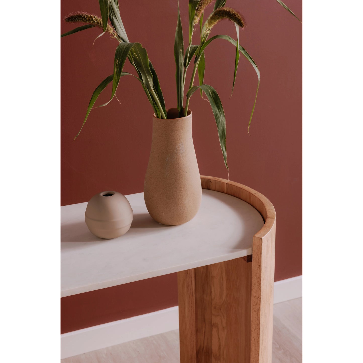007 SI-2121901 | Lifestyle | Dala Console Table by Moe's Home Collection in white. Made from banswara white marble top, oak veneer over mdf in a modern style.