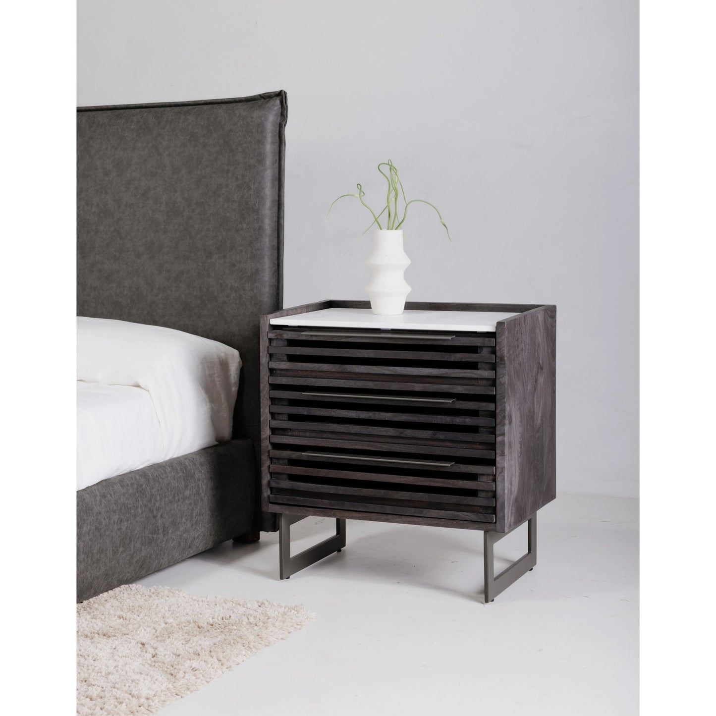 011 SI-2122017 | Lifestyle | Paloma 3 Drawer Chest by Moe's Home Collection in charcoal grey. Made from solid mango wood, white banswara marble top, steel legs in a modern style.