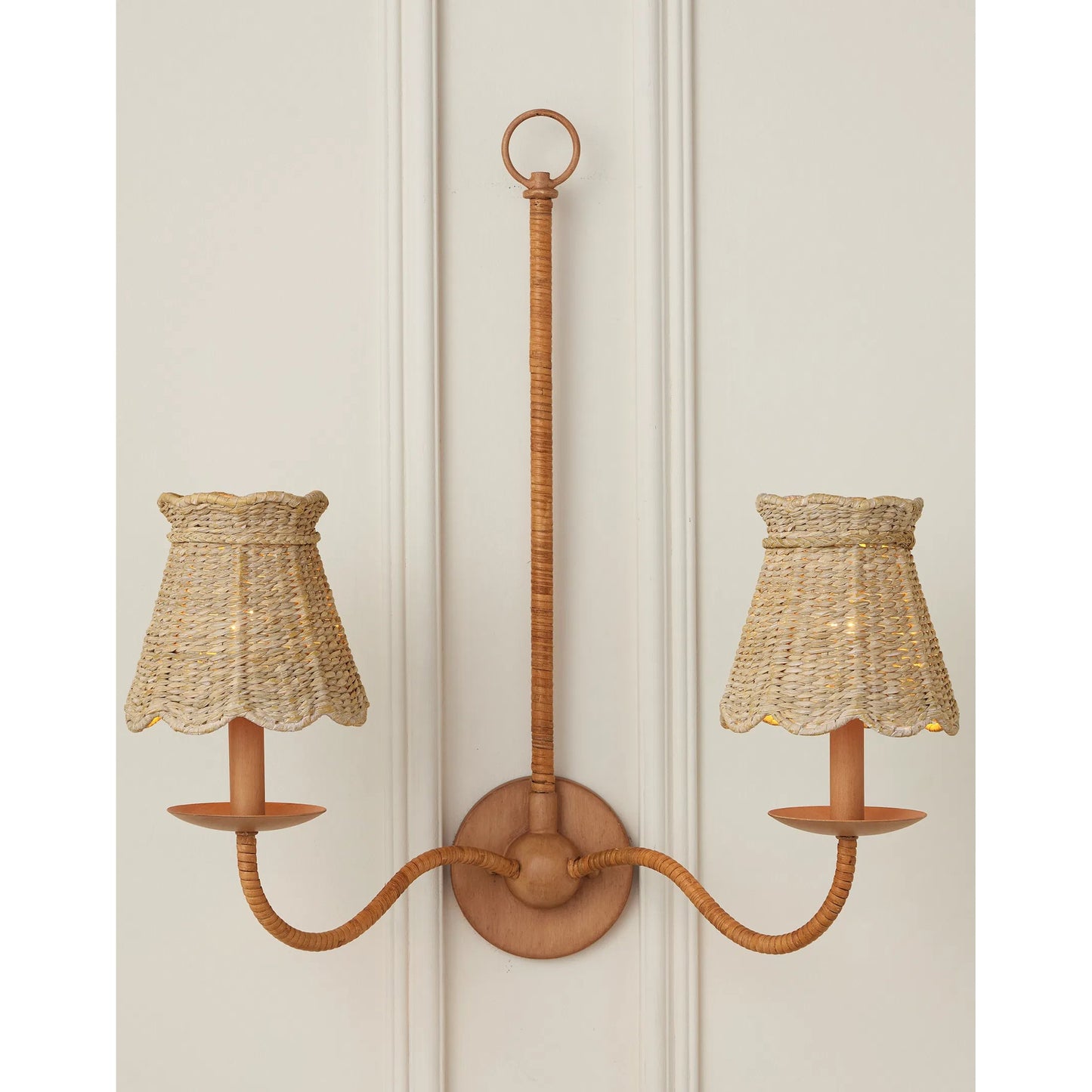 018 SI-2193221 | Lifestyle | Annabelle Tapered Chandelier Shade by Currey and Company. Made from seagrass in a cottage & farmhouse style.