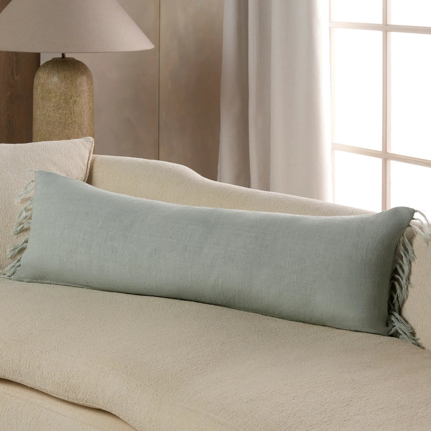 052 SI-2354627,SI-2354628,SI-2354629,SI-2354630,SI-2354631,SI-2354632 | Closeup | Jemina JEM01 Pillow by Jaipur Living. Made from 100% linen in a coastal style.