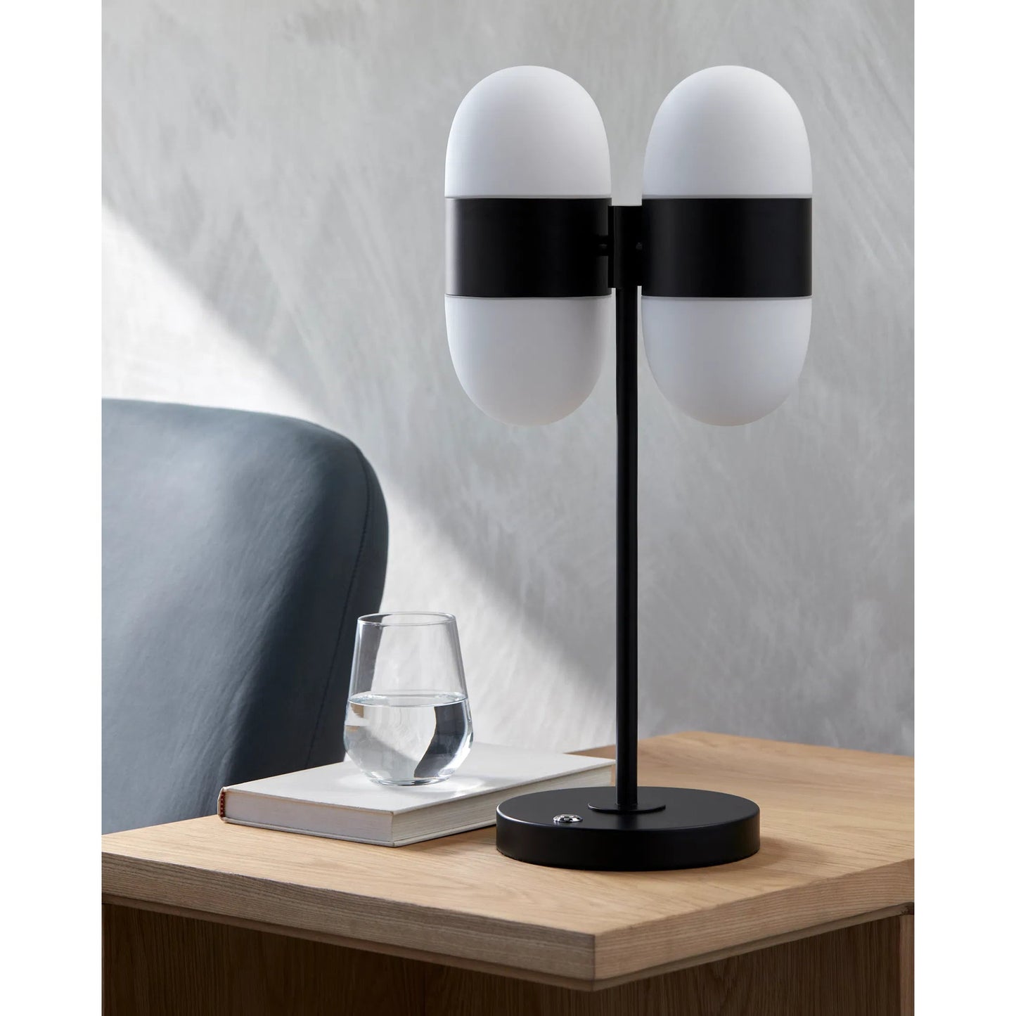 005 SI-2169130 | Lifestyle | Jonan Accent Table Lamp - 538411 by Livabliss. Made from iron, glass in a modern style.