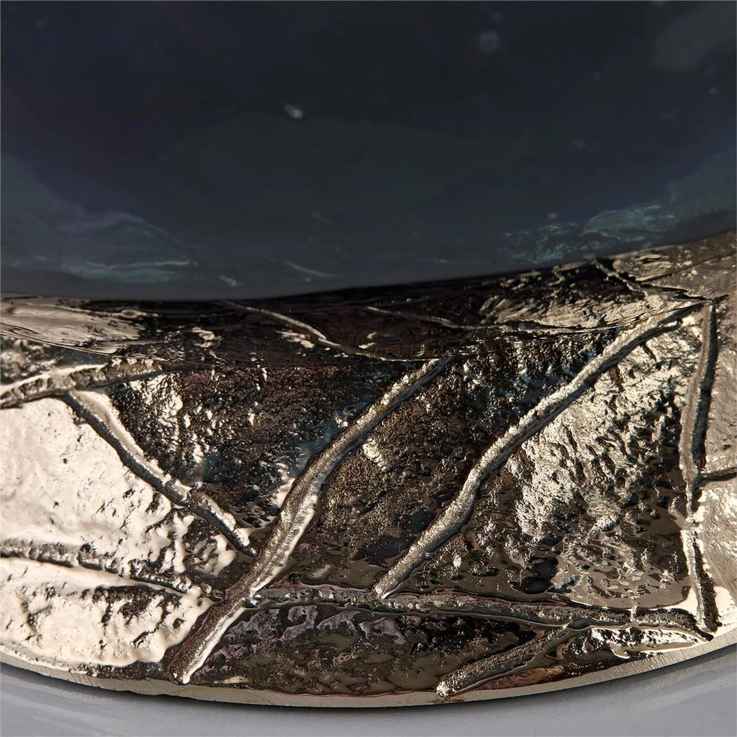 002 SI-2629242 | Unknown | Ephemeral Vase by John-Richard. Made from unique in a unique style.