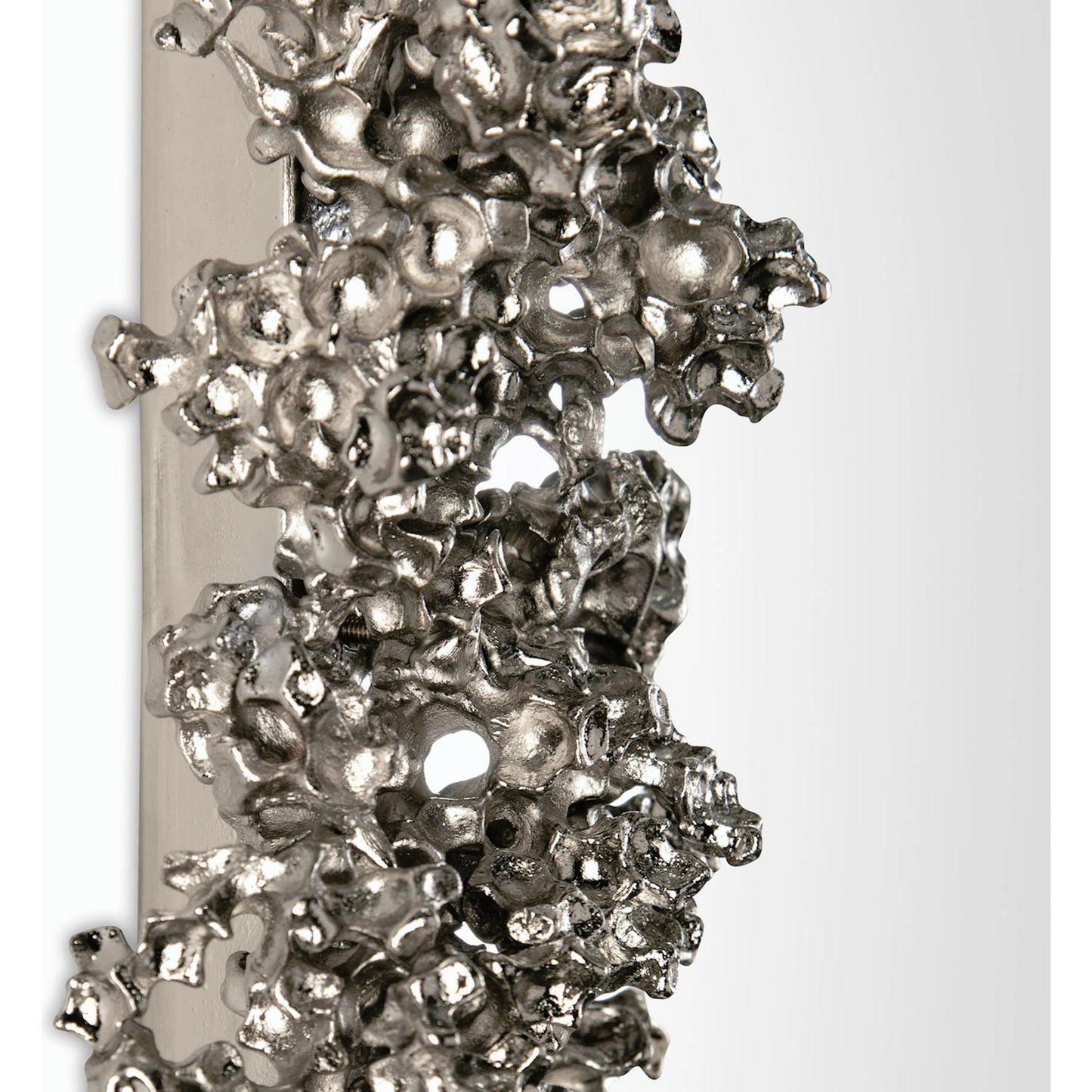 002 SI-2170112 | Closeup | Brouillard Mirror by John-Richard. Made from unique in a modern style.