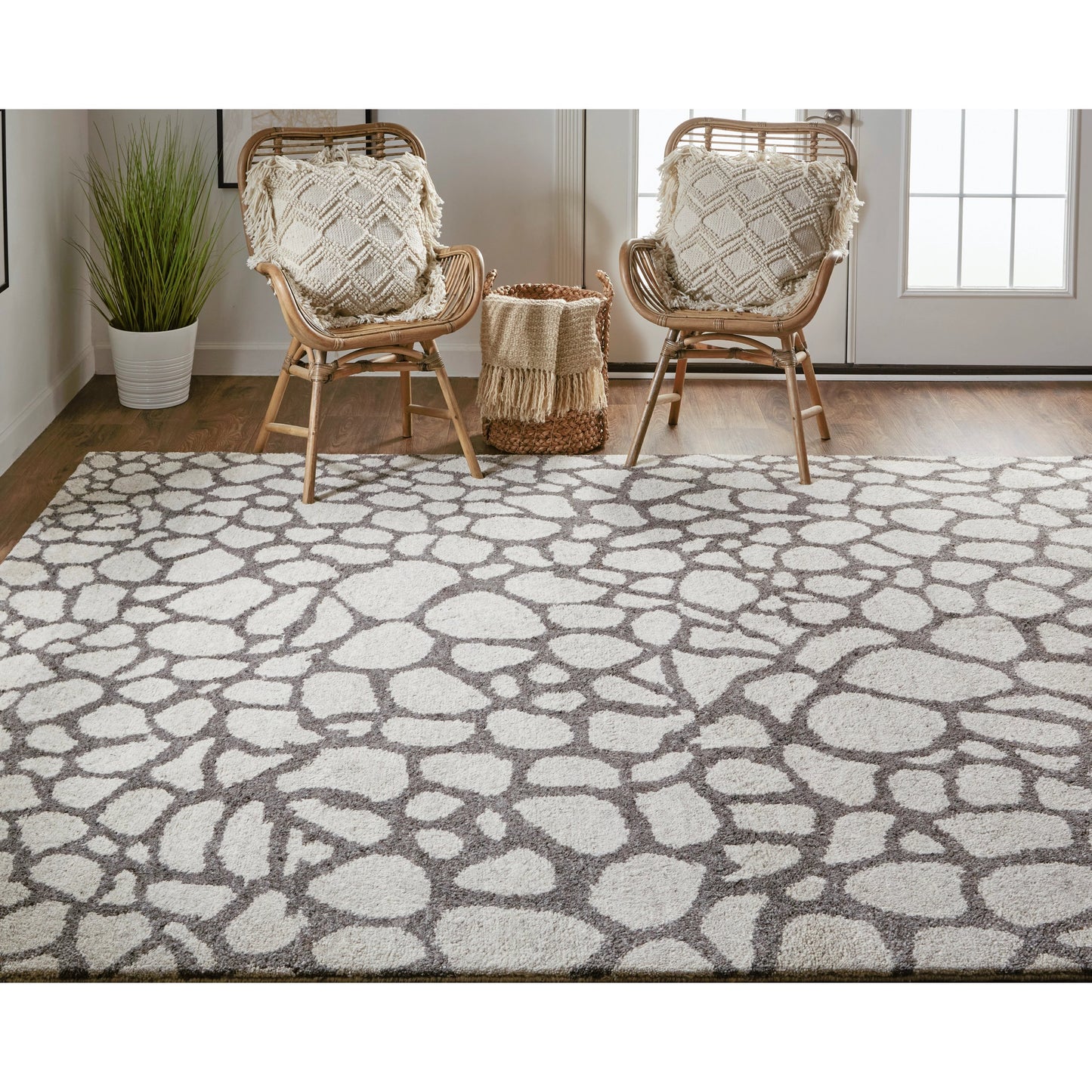 010 SI-2158951,SI-2158952,SI-2158955,SI-2158956 | Lifestyle | Belden Transitional Rug - T03T6001 by Thom Felicia by Feizy Rugs in ivory, gray. Made from wool in a unique style.
