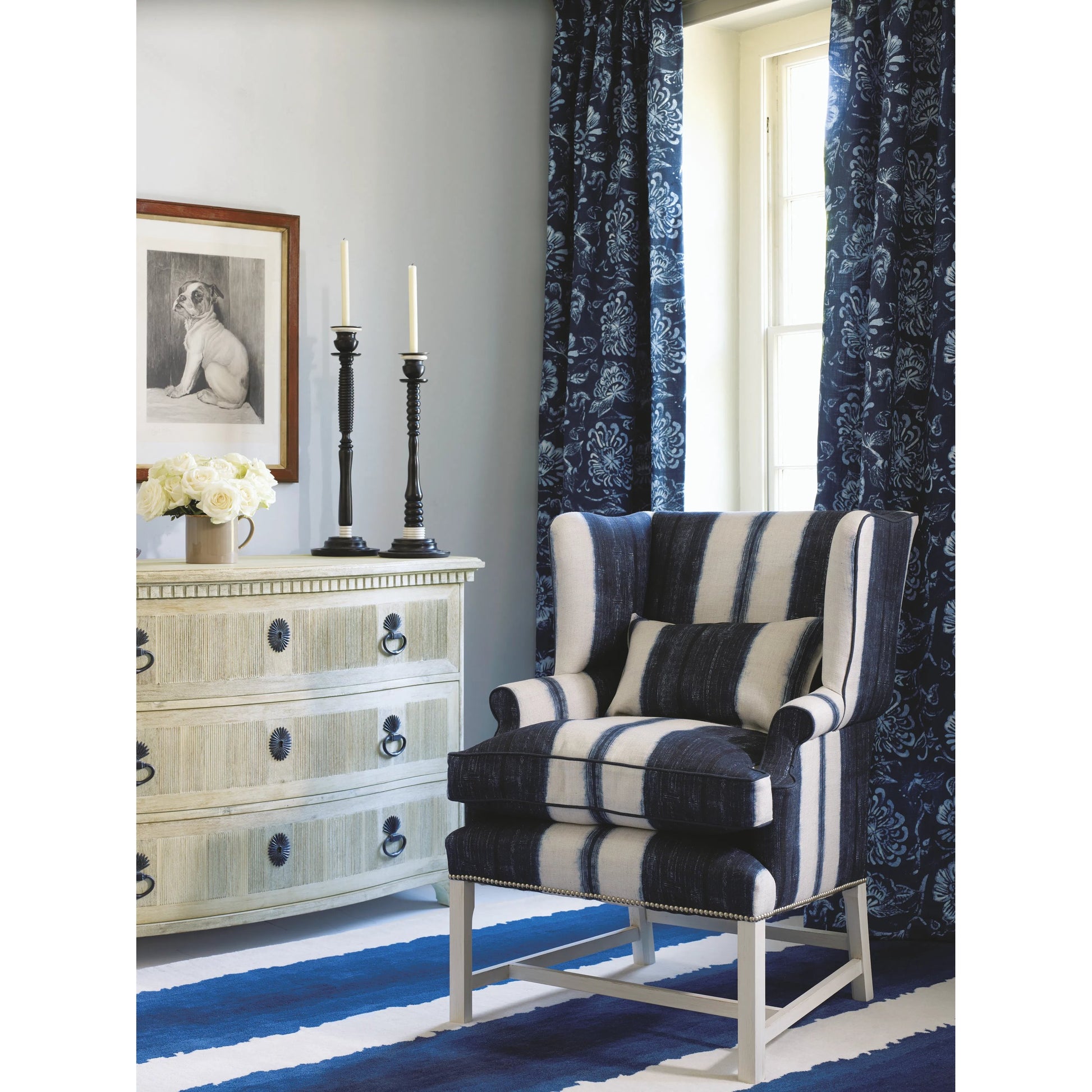 William Yeoward Bickerton 3 Drawer Dresser by Jonathan Charles in white and washed acacia. Made from acacia in a cottage & farmhouse style.