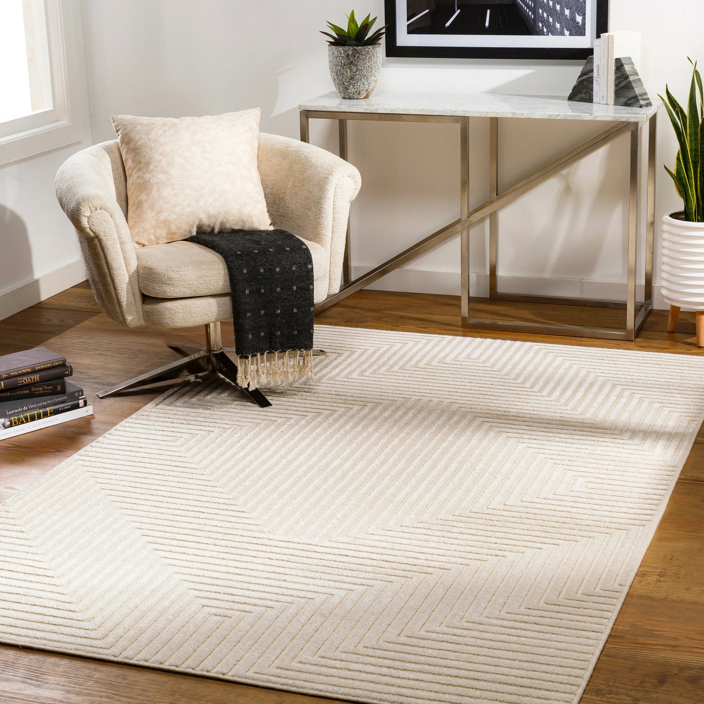 016 SI-1884286,SI-1884287 | Lifestyle | Kingston Rug - 29827 by Livabliss. Made from 51% viscose, 49% wool in a unique style.