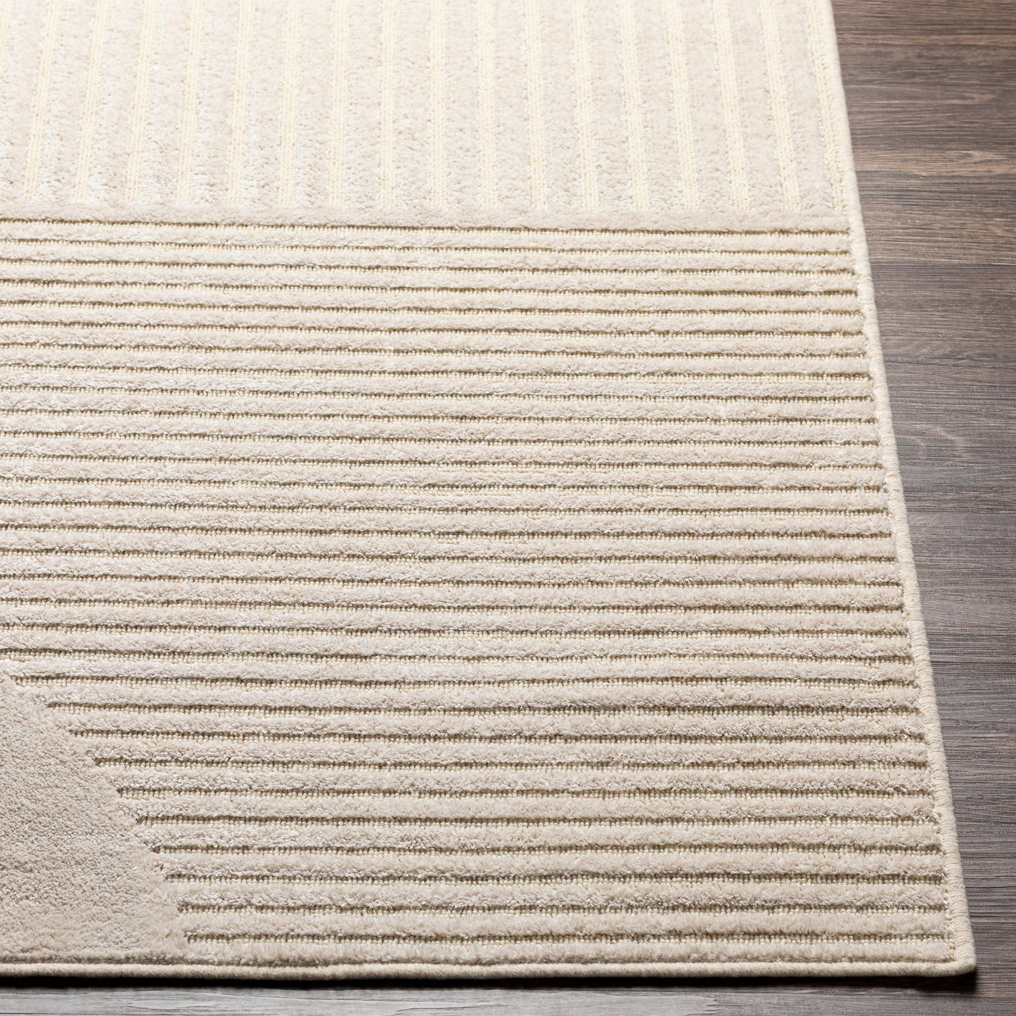 004 SI-1884296 | Closeup | Kingston Rug - 29828 by Livabliss in cream, light beige. Made from 51% viscose, 49% wool in a unique style.