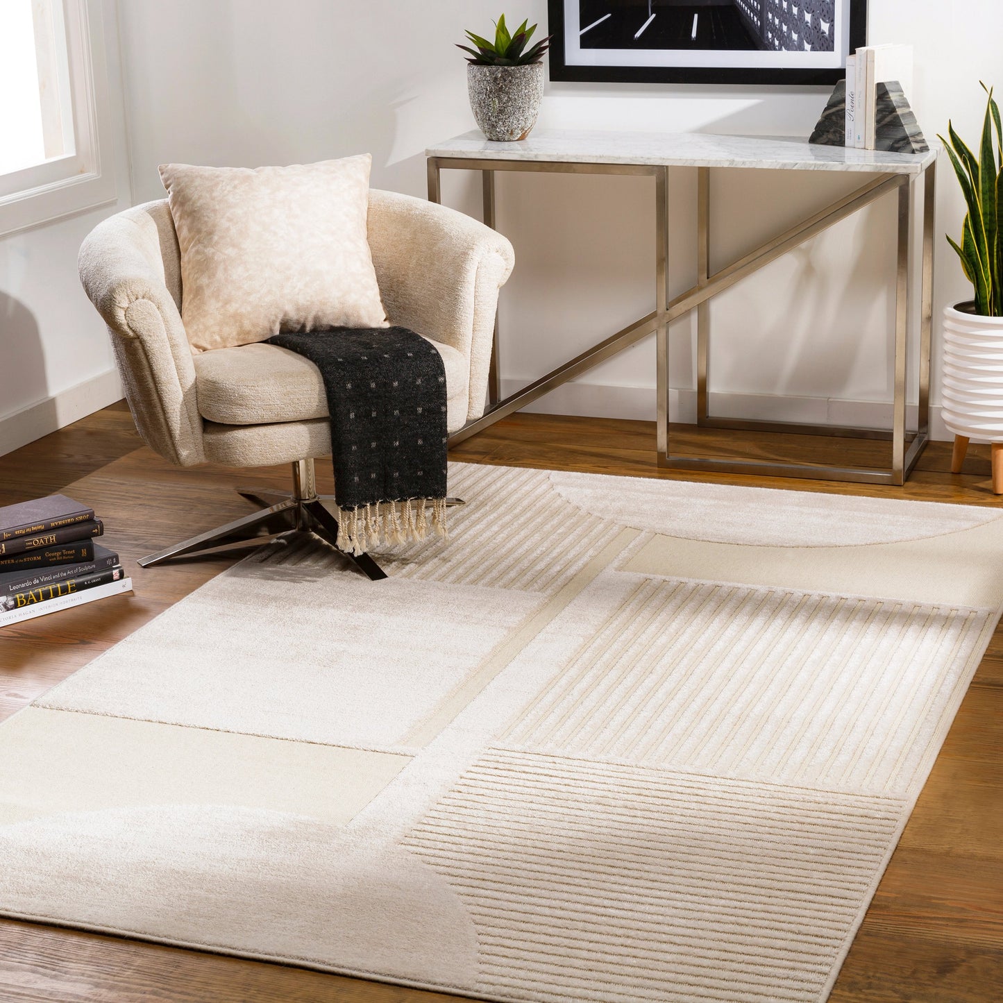 008 SI-1884296 | Lifestyle | Kingston Rug - 29828 by Livabliss in cream, light beige. Made from 51% viscose, 49% wool in a unique style.