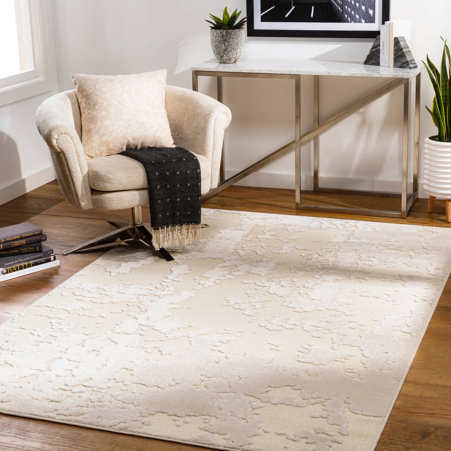 008 SI-1884310 | Lifestyle | Kingston Rug - 29830 by Livabliss in cream, light beige. Made from 51% viscose, 49% wool in a unique style.