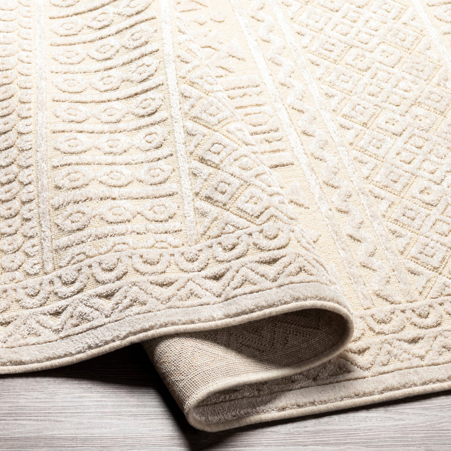 010 SI-1884322 | Closeup | Kingston Rug - 29831 by Livabliss. Made from 51% viscose, 49% wool in a unique style.