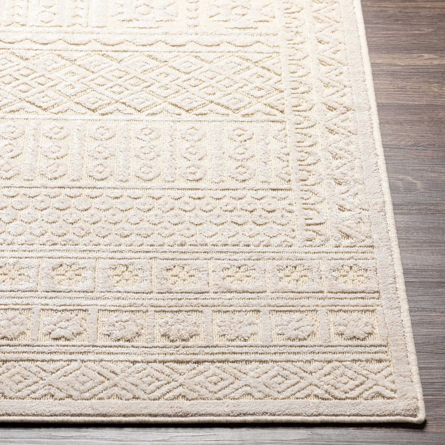 008 SI-1884322 | Closeup | Kingston Rug - 29831 by Livabliss. Made from 51% viscose, 49% wool in a unique style.