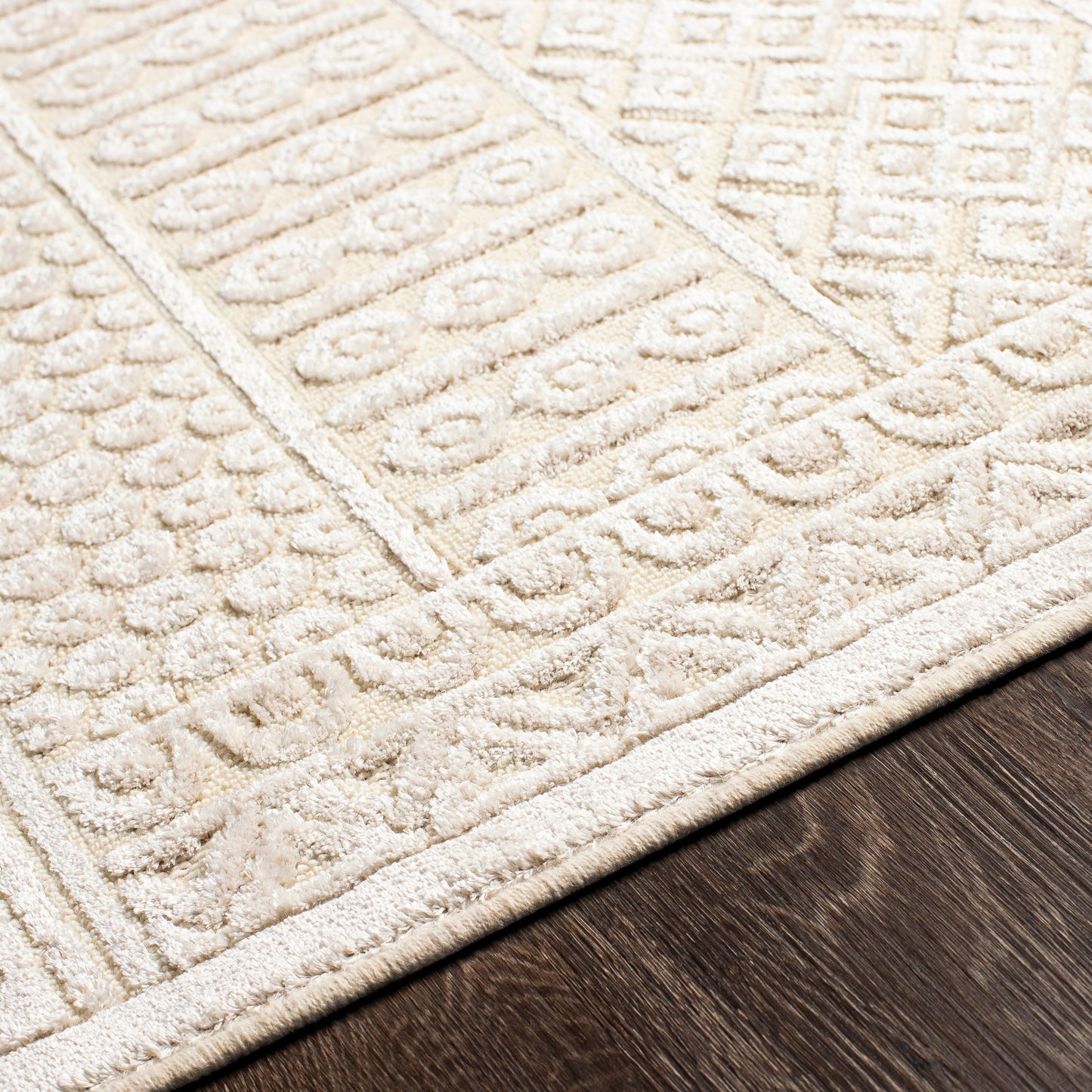006 SI-1884322 | Closeup | Kingston Rug - 29831 by Livabliss. Made from 51% viscose, 49% wool in a unique style.