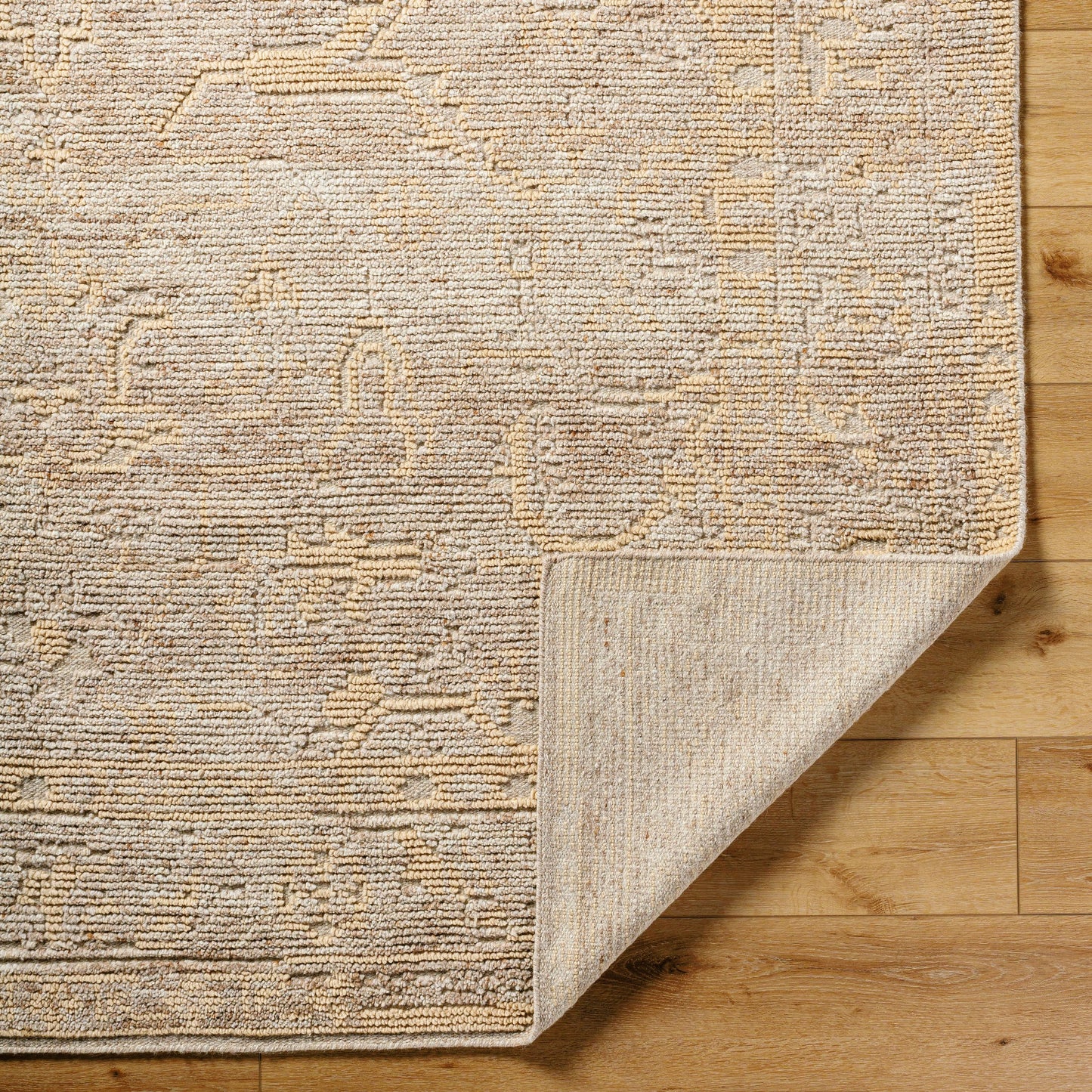 002 SI-2164557,SI-2164558,SI-2164559,SI-2164560,SI-2164561 | Closeup | Kimberly Rug - 529169 by Surya in light silver, ash. Made from wool in a unique style.