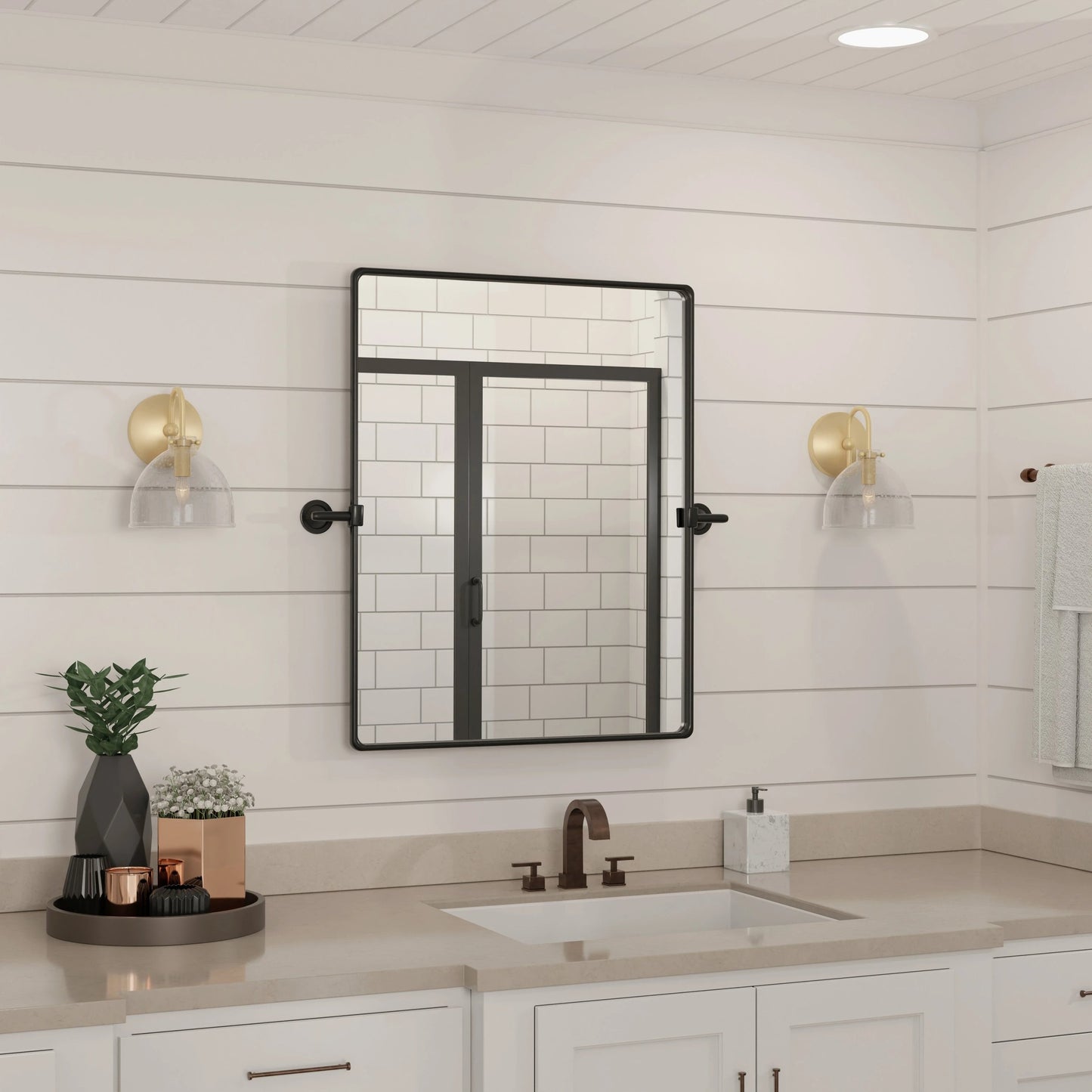 006 SI-1966001 | Lifestyle | Quinn Seeded Glass 1-Light Wall Sconce by Lumanity. Made from metal, glass in a transitional style.