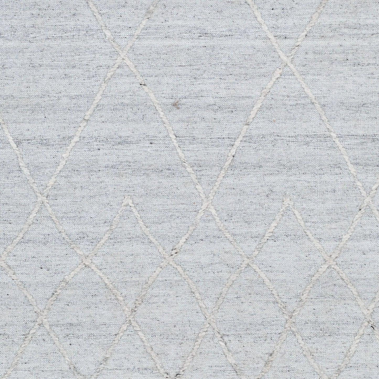 003 91829-36616,91829-36618 | Closeup | Landscape Rug - 19956 by Surya in off-white, gray, cream. Made from 90% wool, 10% viscose in a unique style.