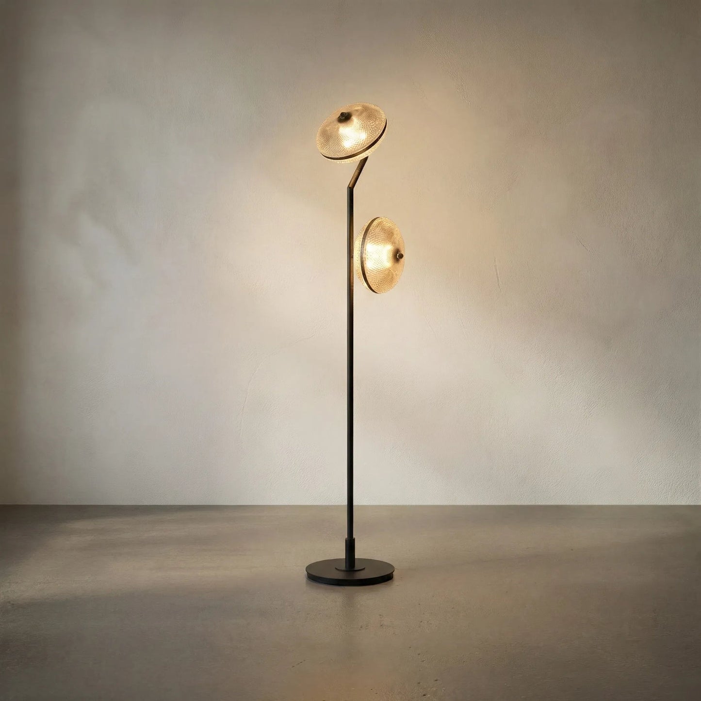 010 SR-834017 | Lifestyle | Gibson Floor Lamp by Noir in black metal. Made from metal in a modern style.