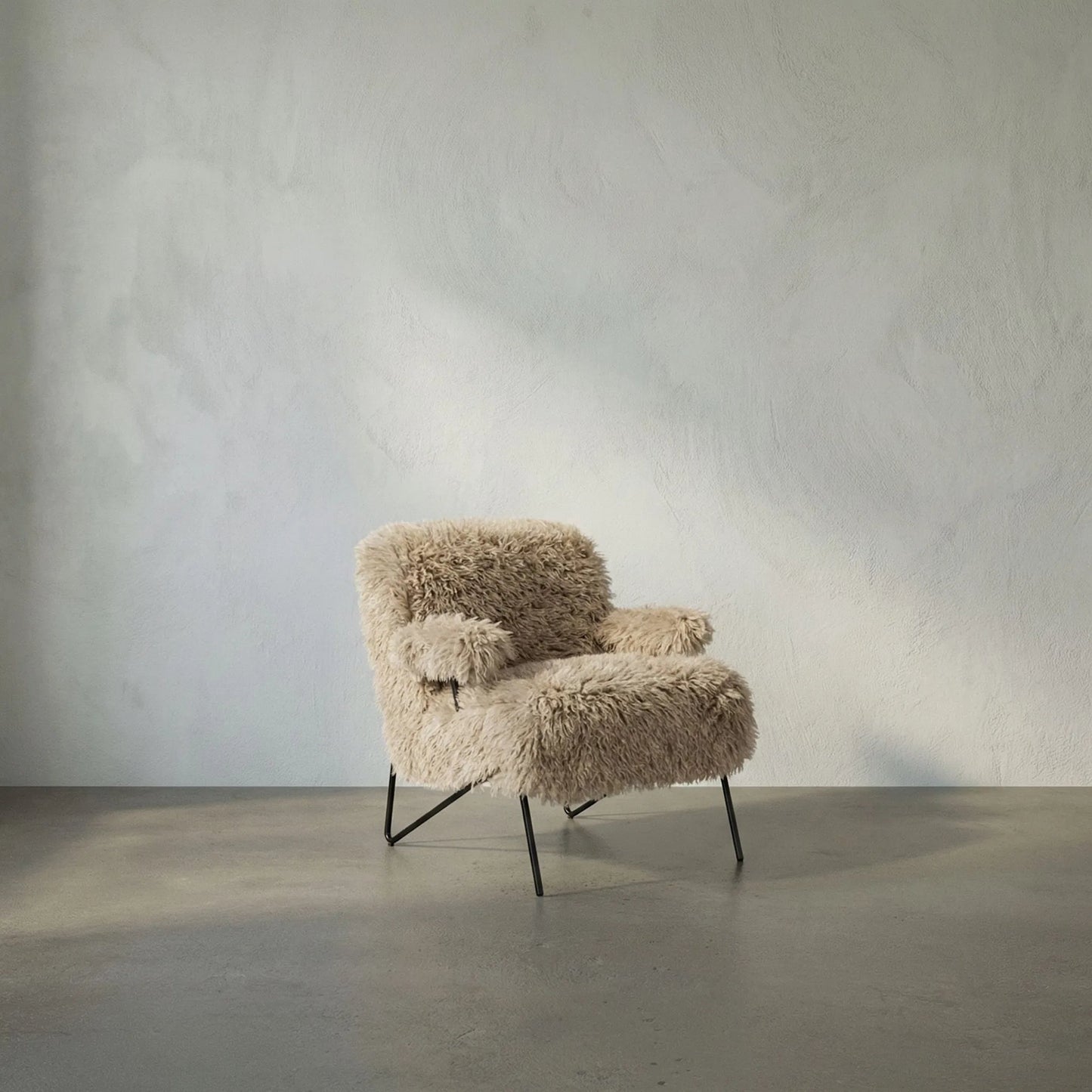 002 SI-2333076 | Lifestyle | Exeter Lounge Chair by Noir in coffee. Made from vegan fur, industrial steel in a modern style.