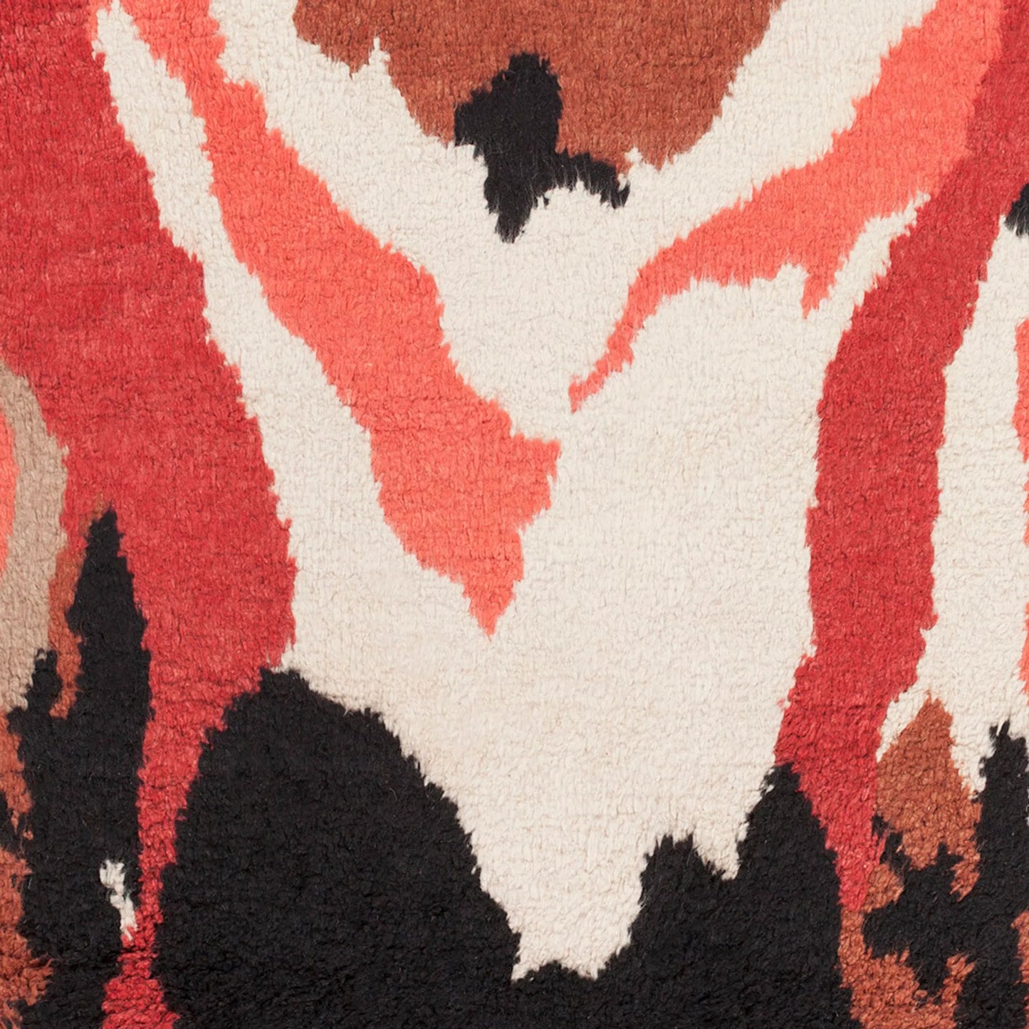 008 77979-21370 | Closeup | Liona Rug - 963 by Surya. Made from 100% wool in a unique style.
