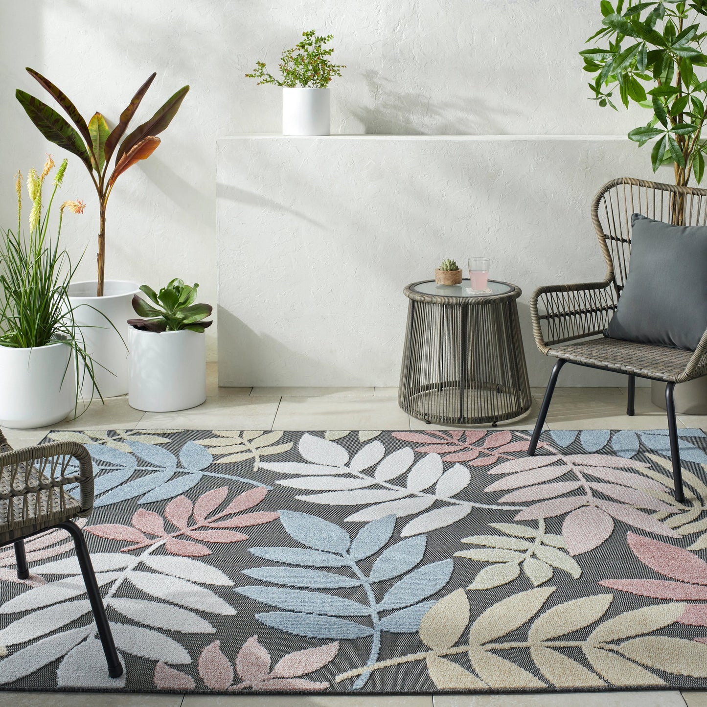 019 SI-2132309,SI-2132310,SI-2132311,SI-2132312 | Lifestyle | Lakeside Rug - 500213 by Livabliss. Made from face: 100% polypropylene, warp: 100% polypropylene in a unique style.