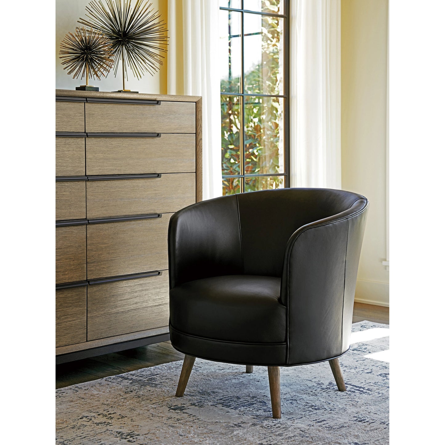 003 SI-2013345 | Lifestyle | Torrington Leather Swivel Chair by Lexington in marlena. Made from unique in a modern style.