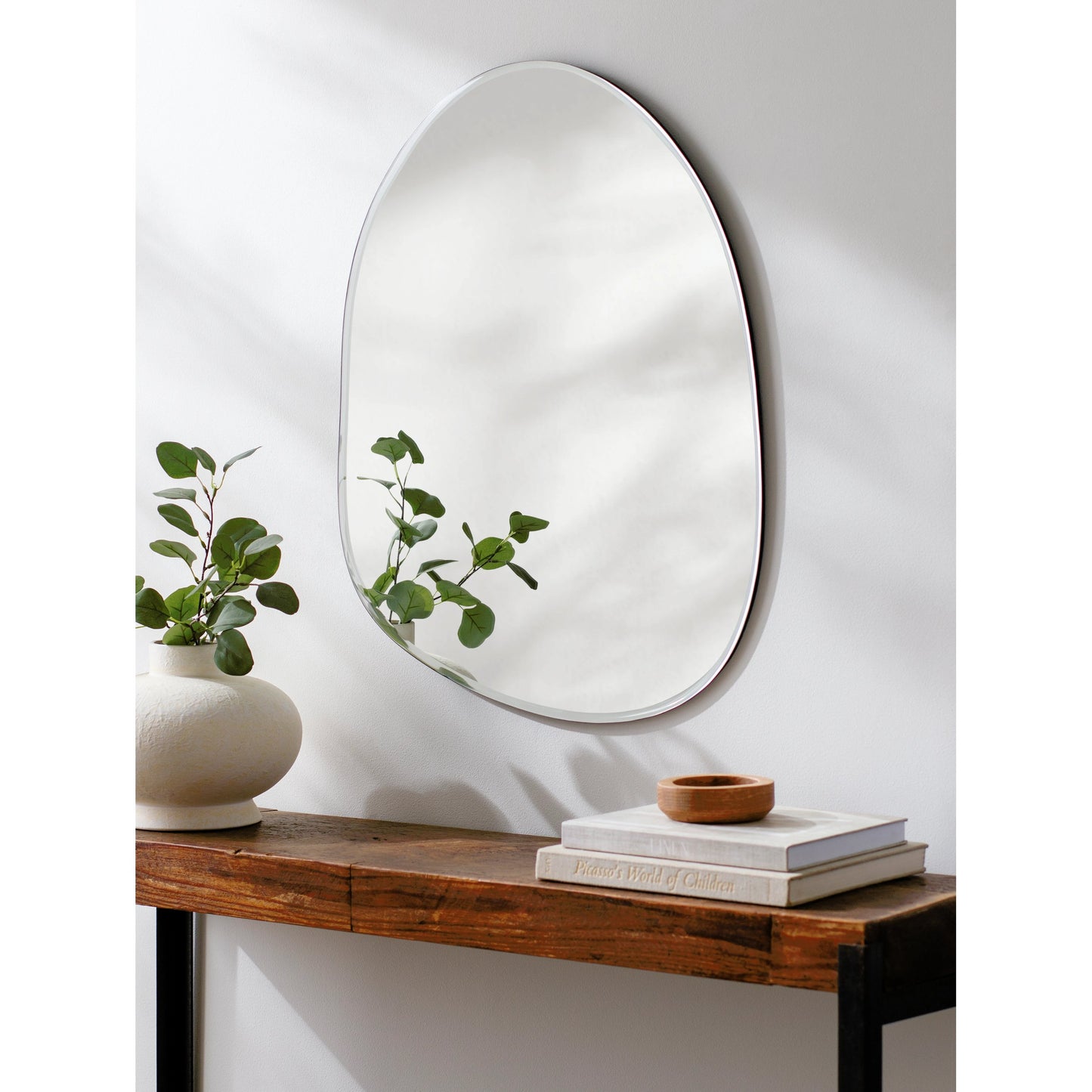 003 SI-1920743 | Lifestyle | Lorelin - 32282 by Surya in silver, frost, pearl. Made from frame: mirror, frame (substrate): manufactured wood in a modern style.
