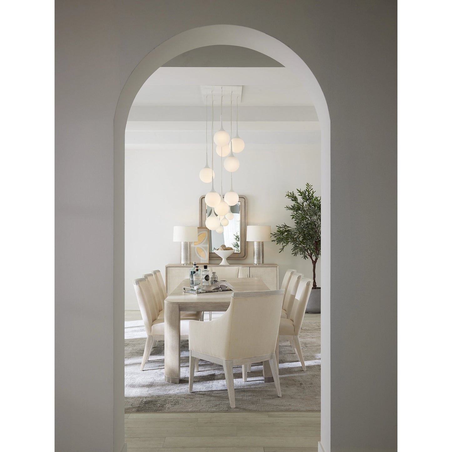 013 SI-2133626 | Lifestyle | Modern Mood Leg Dining Table by Hooker Furniture. Made from oak veneers, metal in a modern style.