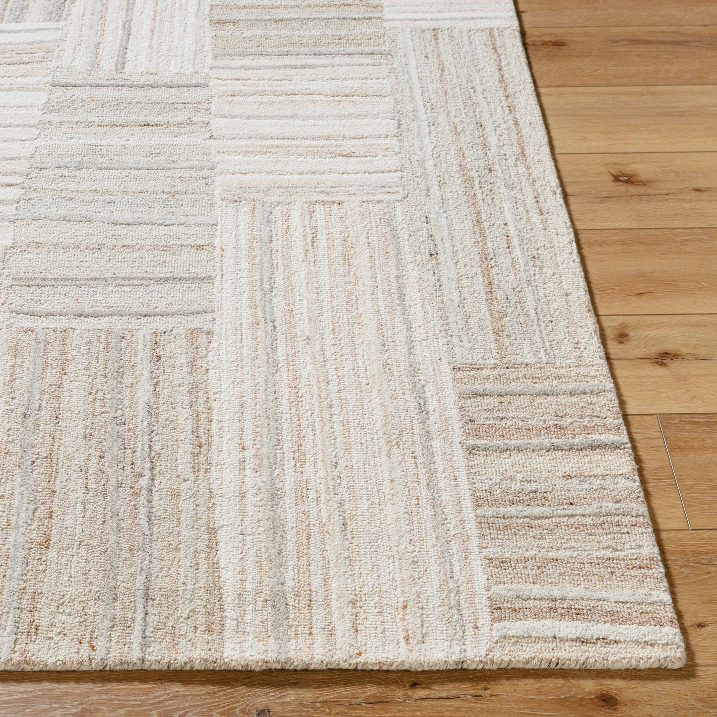003 SI-2164994,SI-2164995,SI-2164996,SI-2164997 | Closeup | La Puna Rug - 532856 by Livabliss in ash, light silver, pearl, khaki. Made from wool in a unique style.