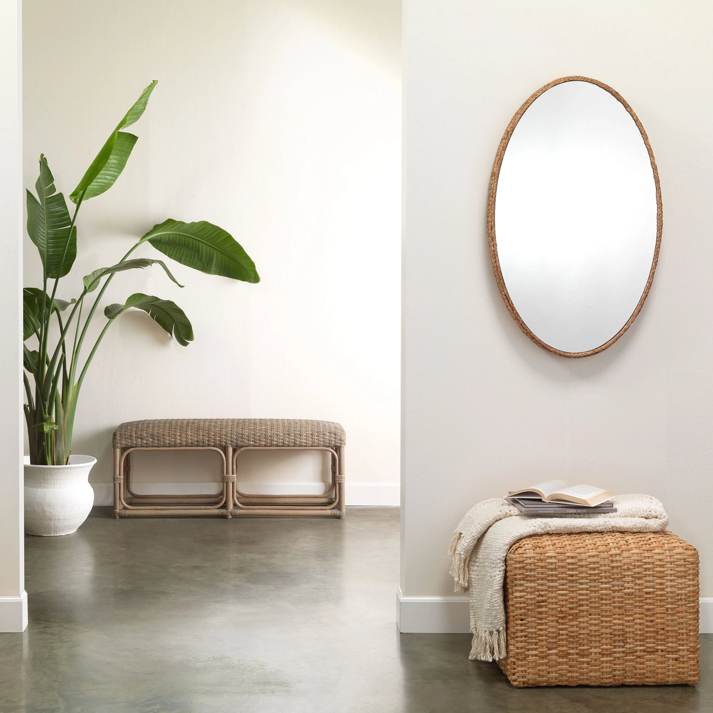 007 SR-912984 | Lifestyle | Sparrow Braided Oval Mirror by Lifestyle by JY in natural seagrass. Made from seagrass in a eclectic & global style.