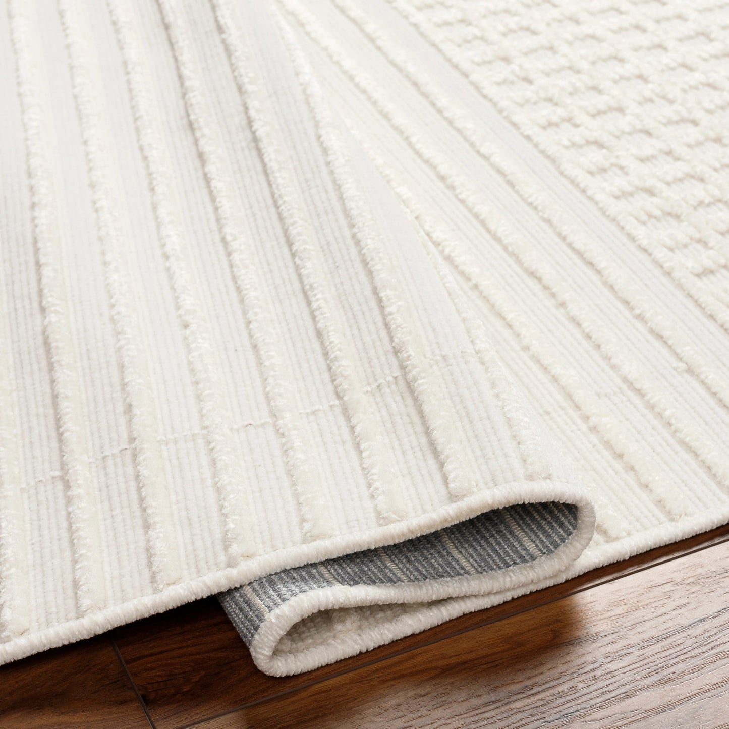 003 SI-1918747,SI-1918748,SI-1918749,SI-1918750,SI-1918751 | Additional Silo | Lyna Rug by Livabliss in white, off-white. Made from main: 70% polypropylene, main: 30% polyester in a modern style.